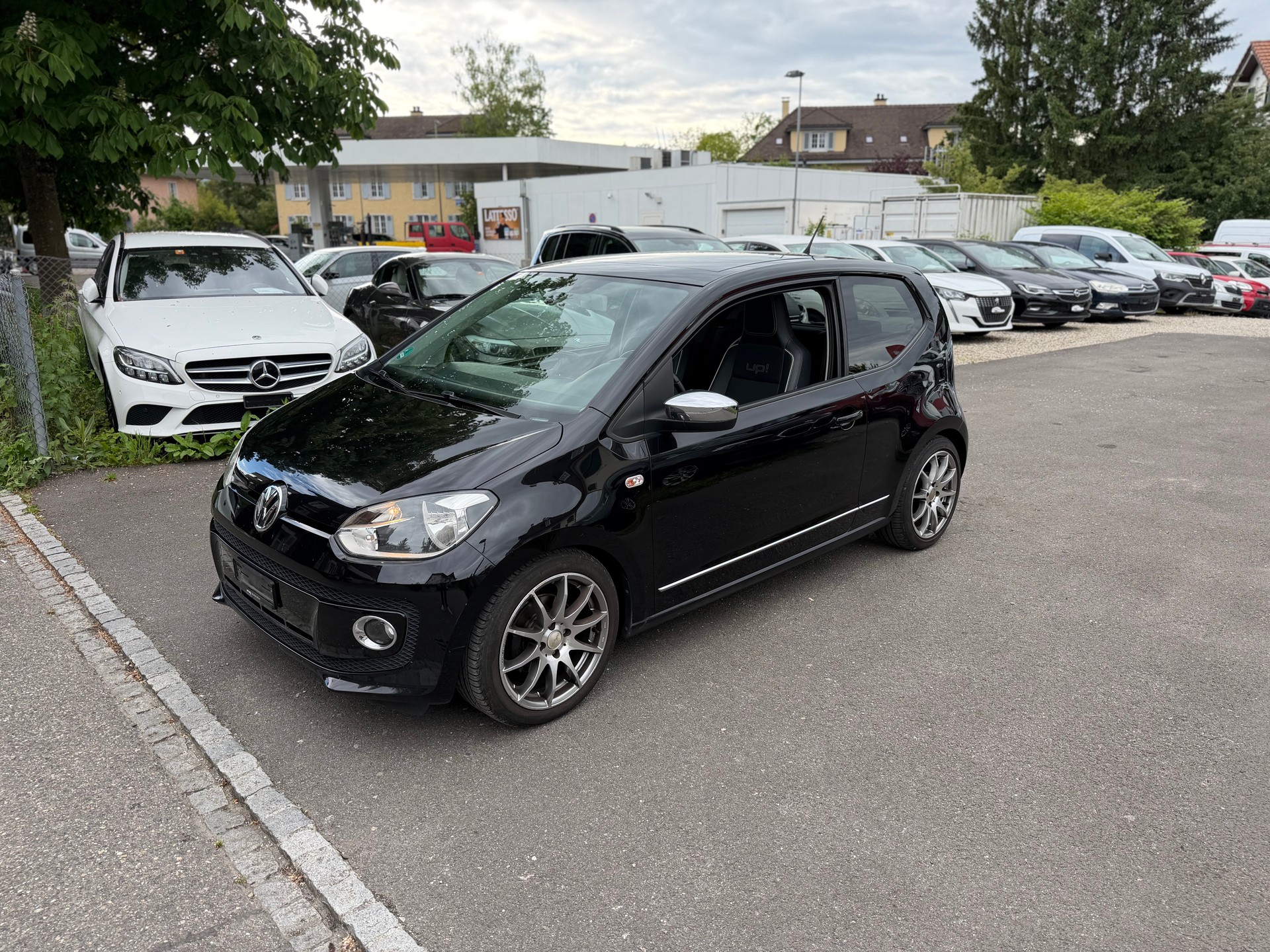 VW Up 1.0 BMT high up-image-1