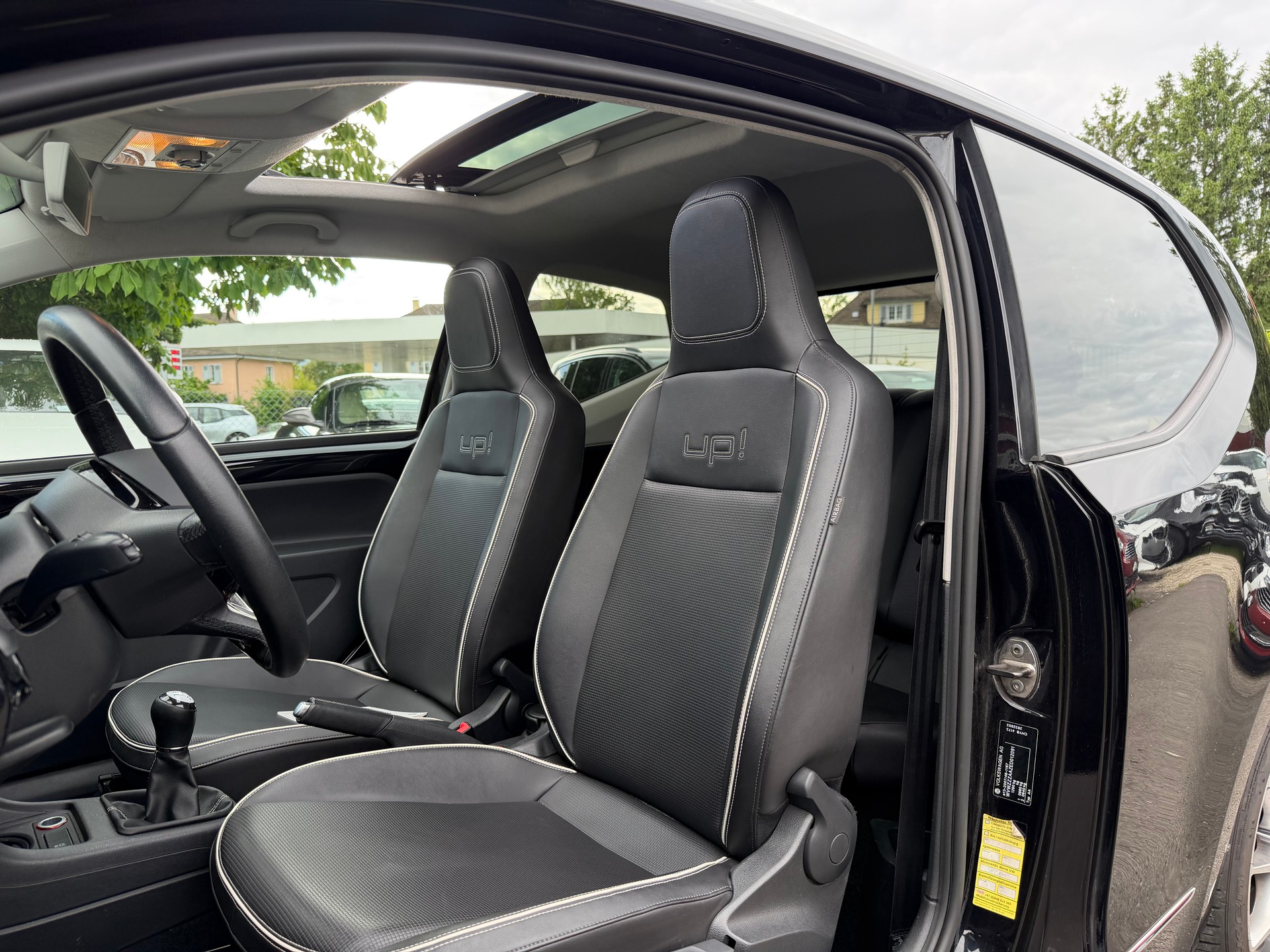 VW Up 1.0 BMT high up-image-8