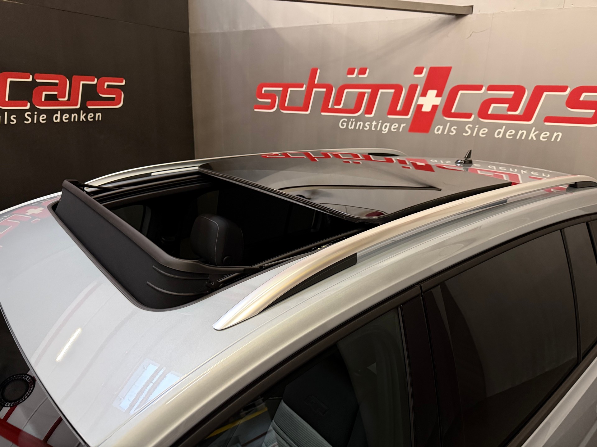 VW Touran 1.5 TSI EVO R-Line DSG Panorama-image-10