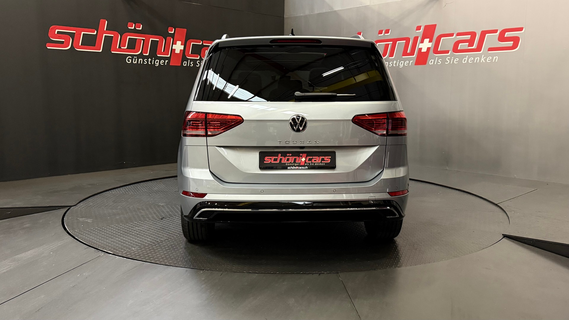 VW Touran 1.5 TSI EVO R-Line DSG Panorama-image-4