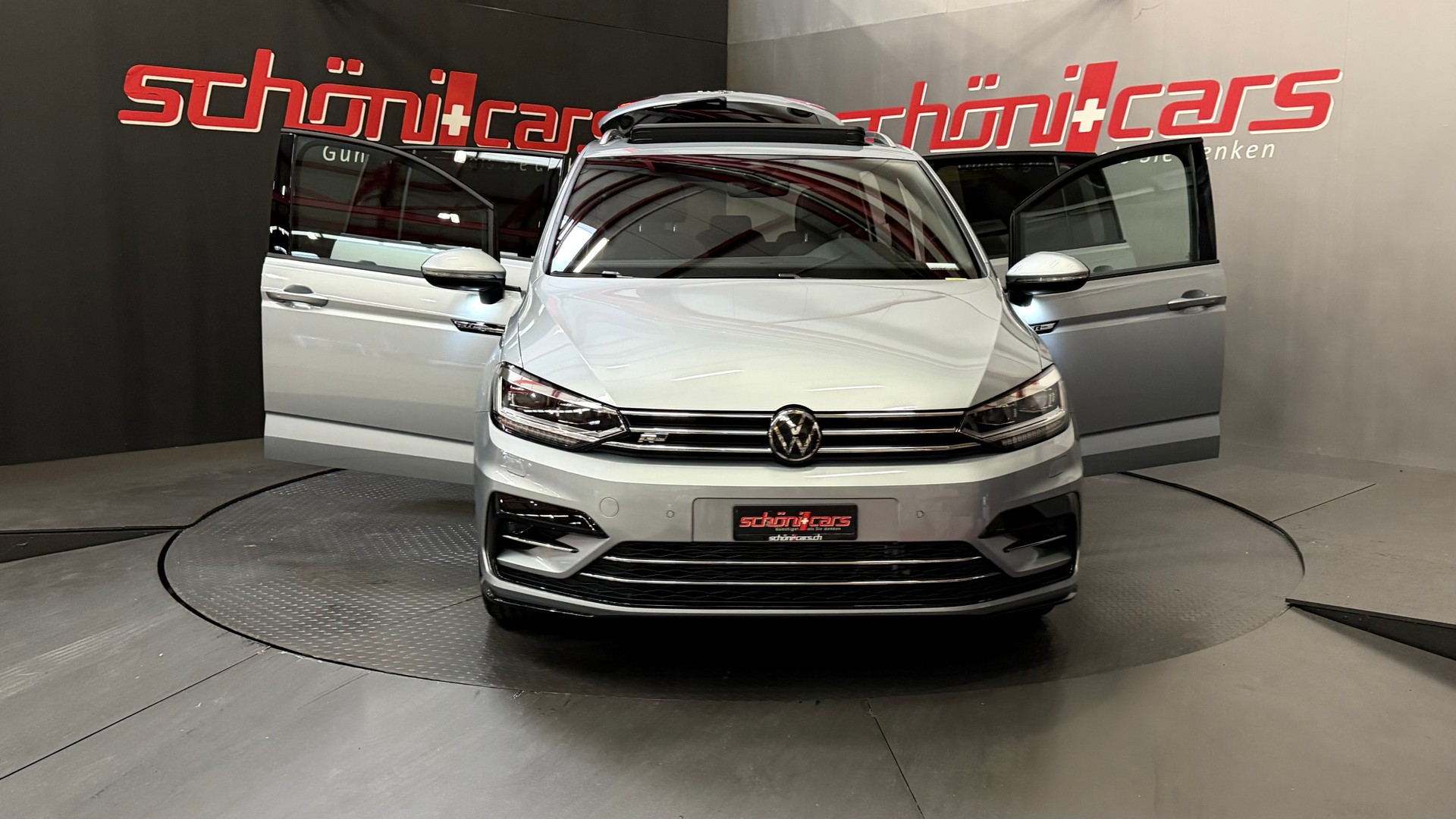 VW Touran 1.5 TSI EVO R-Line DSG Panorama-image-9