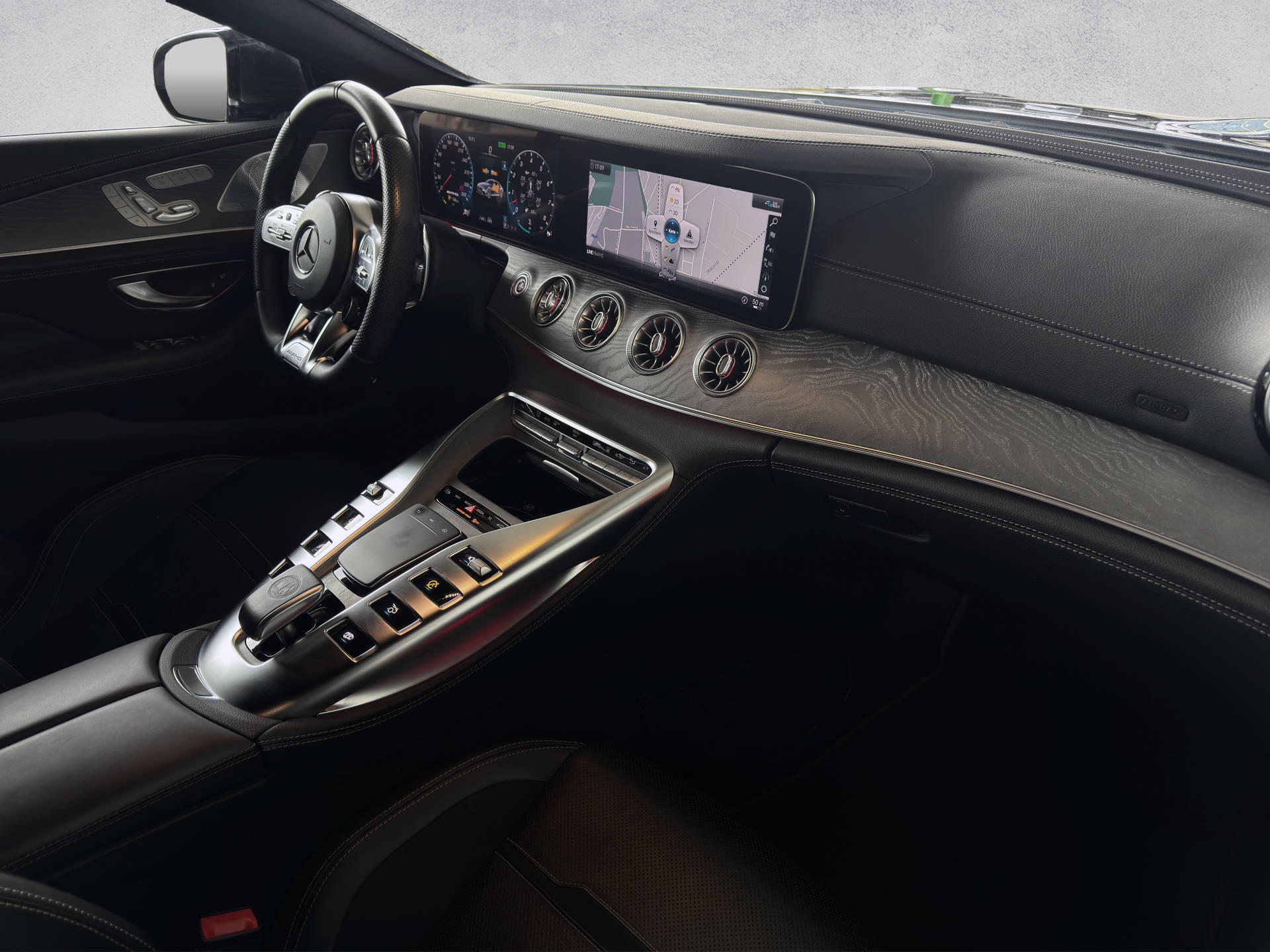 MERCEDES-BENZ AMG GT 43 4matic+-image-8