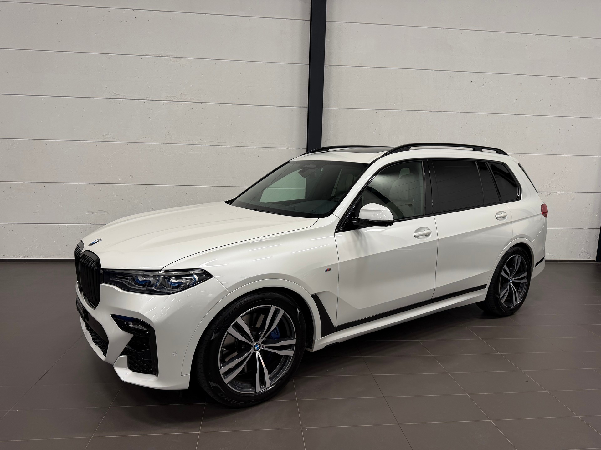 BMW X7 xDrive M50i Steptronic-showroom-element-2