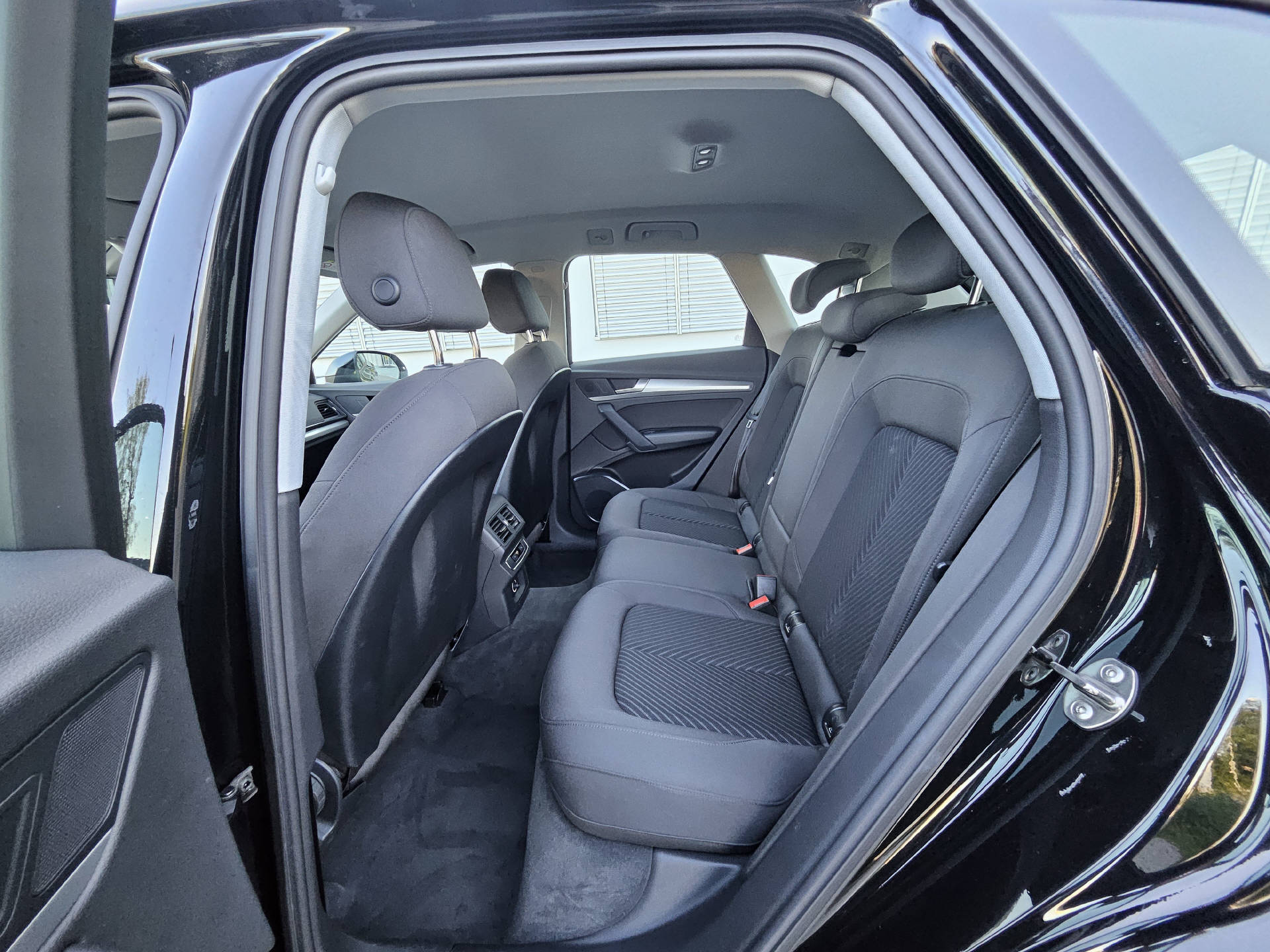 AUDI Q5 2.0 40 TDI quattro S-Tronic * Frisch ab MFK * Frisch ab Service *-image-12