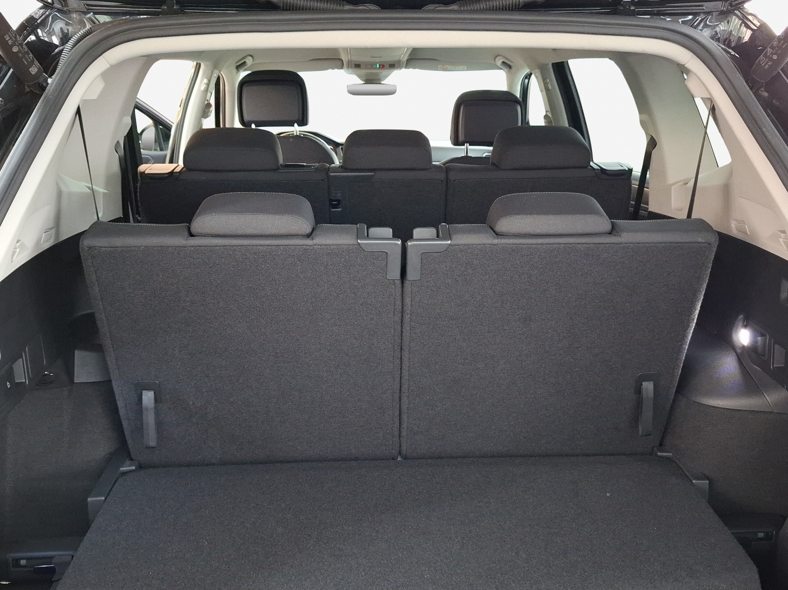 VW Tiguan Allspace 2.0TSI Life 4Motion DSG-image-12