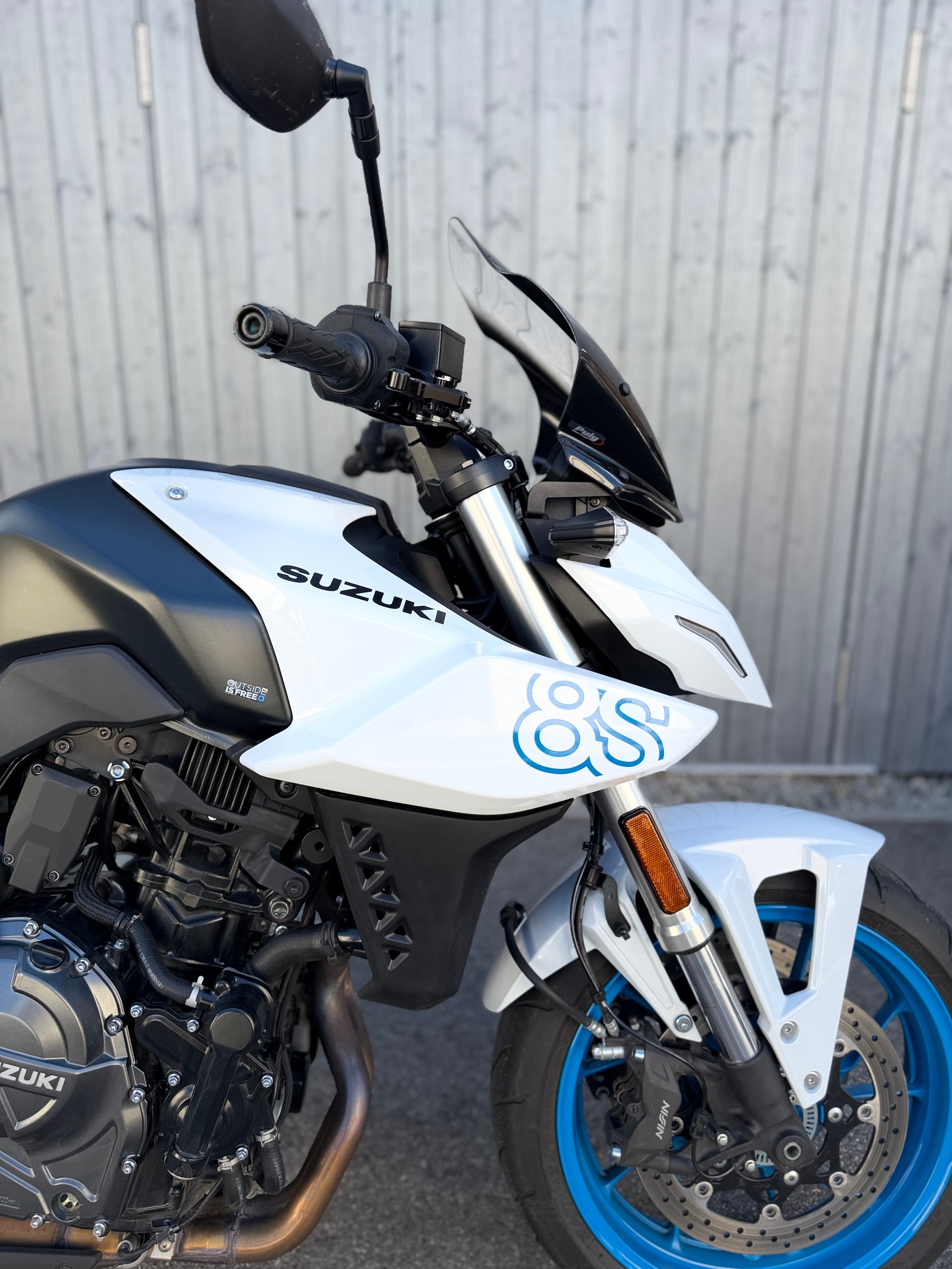 SUZUKI GSX 8 S-showroom-element-2