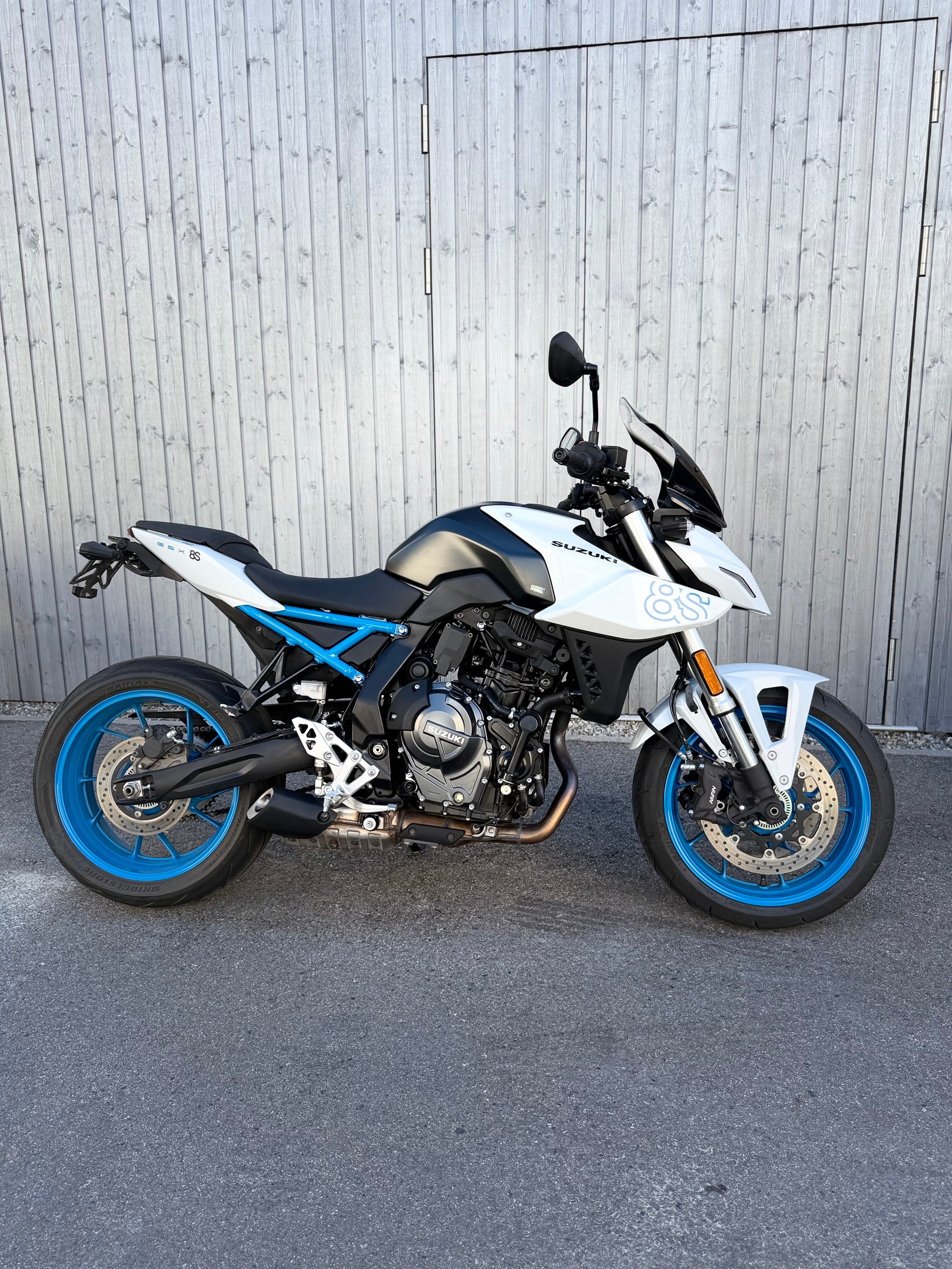 SUZUKI GSX 8 S
