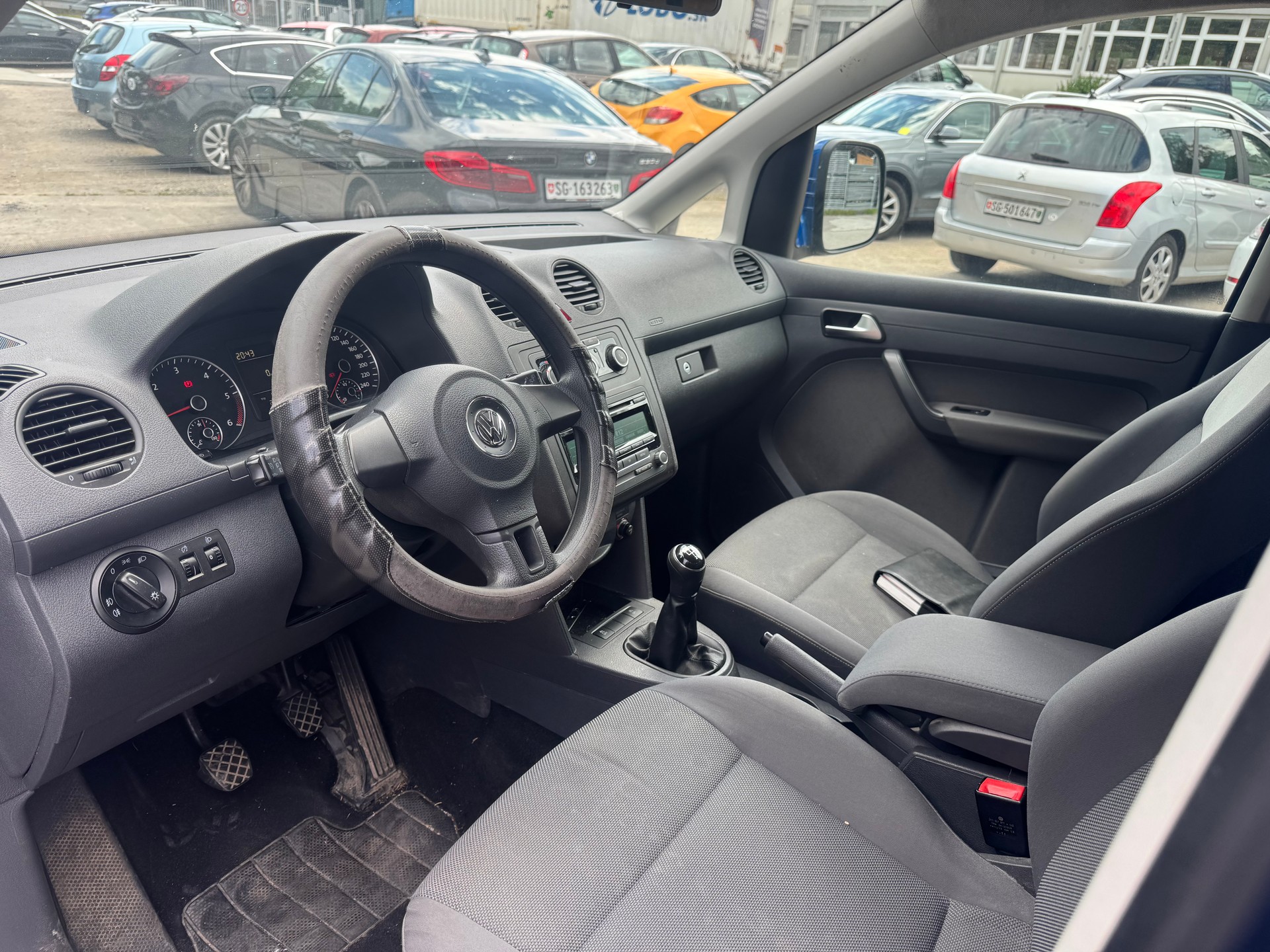 VW Caddy 1.6 TDI Blue Motion Technology Family-image-7