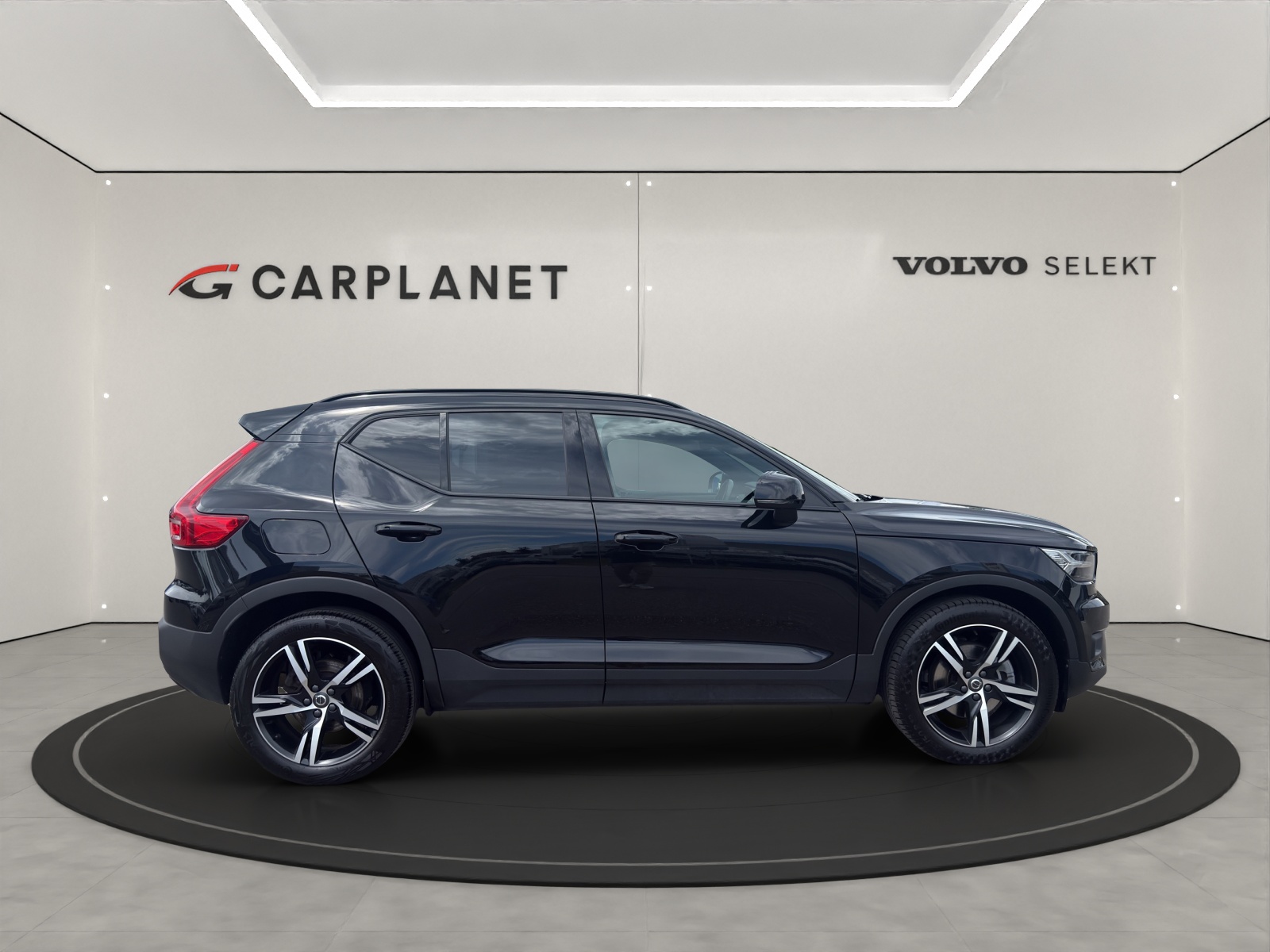 VOLVO XC40 2.0 B4 MH R-Design AWD-image-3