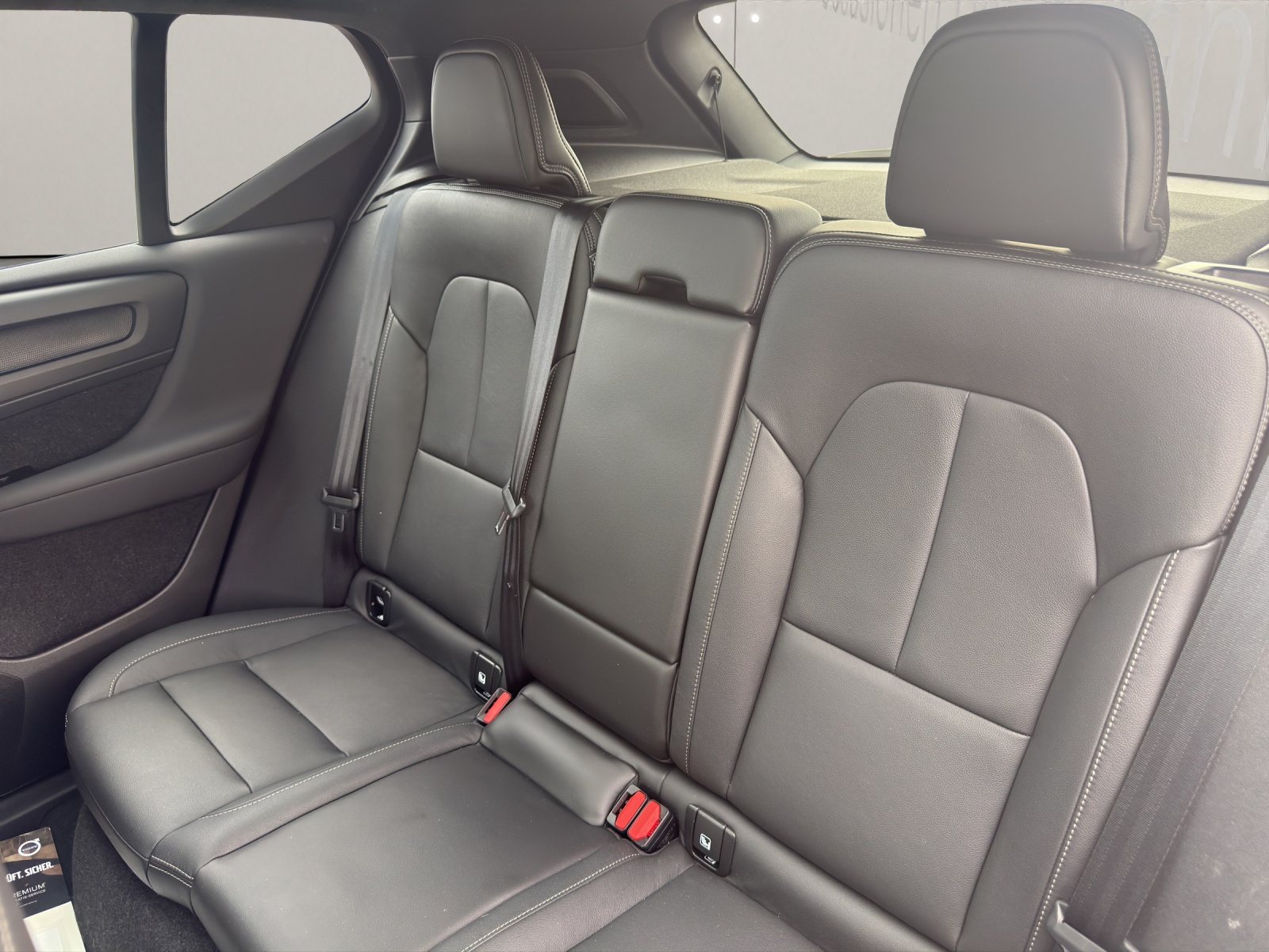 VOLVO XC40 2.0 B4 MH R-Design AWD-image-14