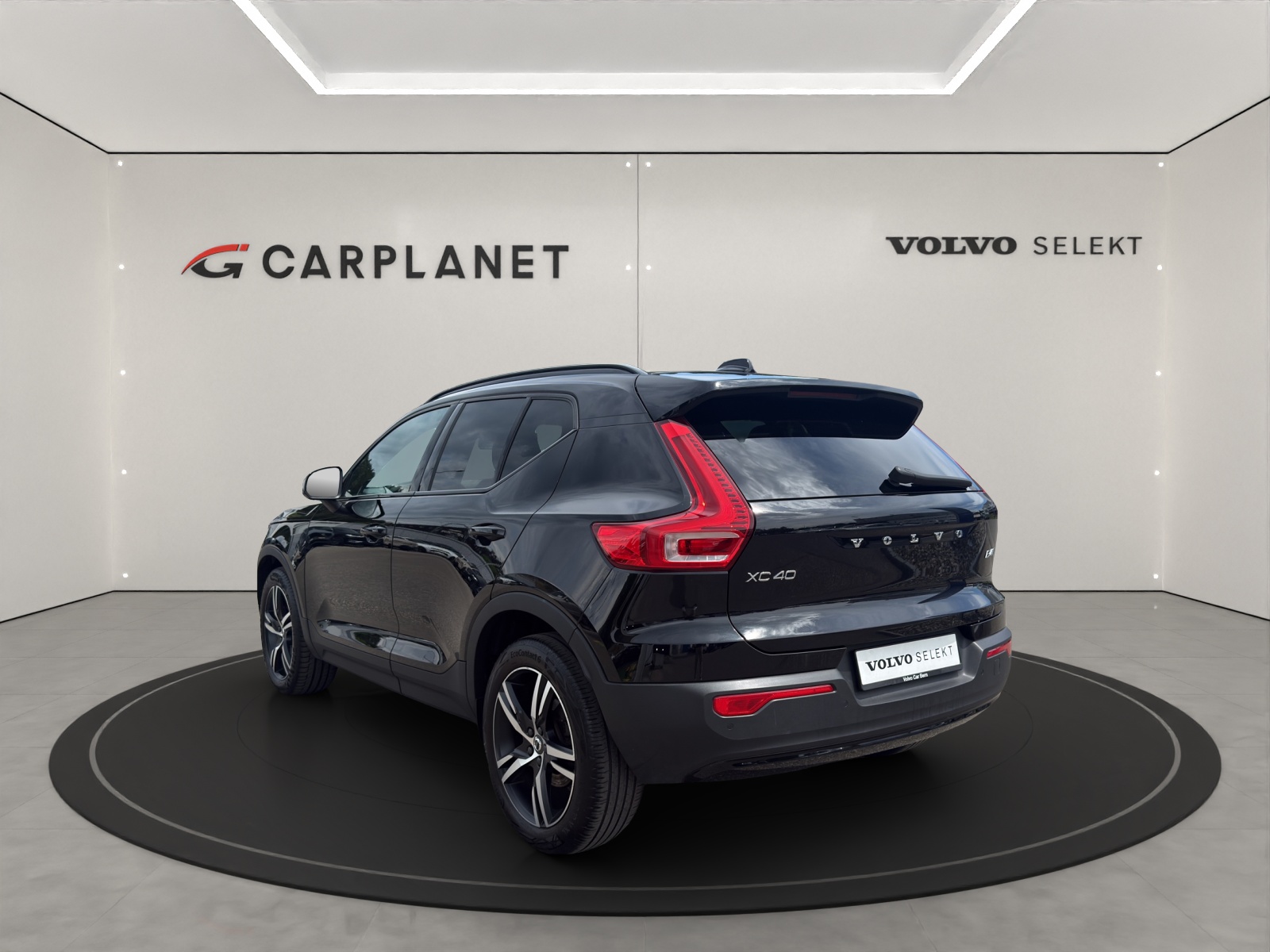 VOLVO XC40 2.0 B4 MH R-Design AWD-image-2