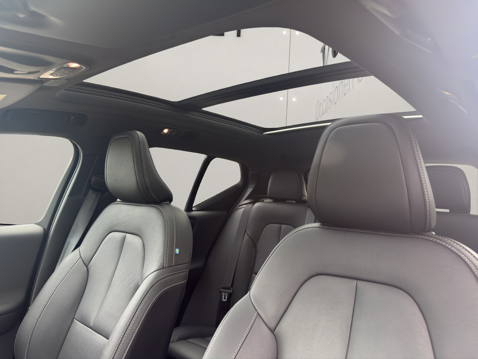 VOLVO XC40 2.0 B4 MH R-Design AWD-image-15