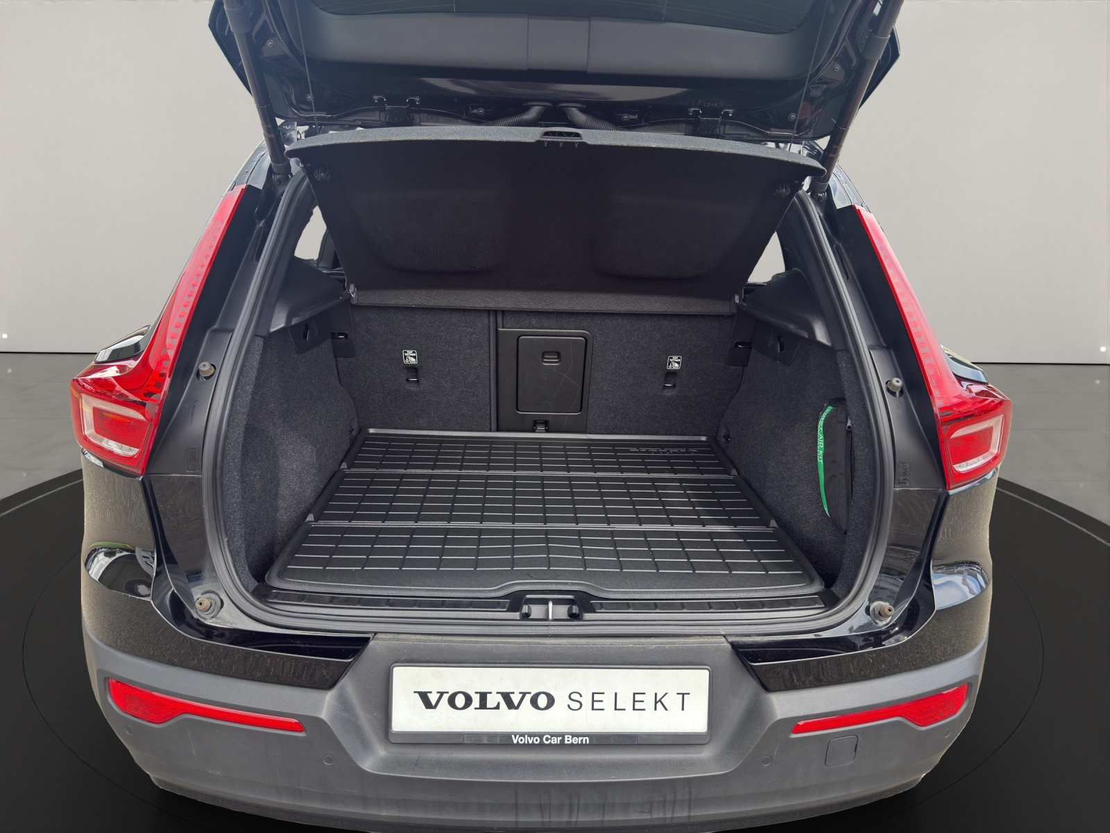 VOLVO XC40 2.0 B4 MH R-Design AWD-image-5