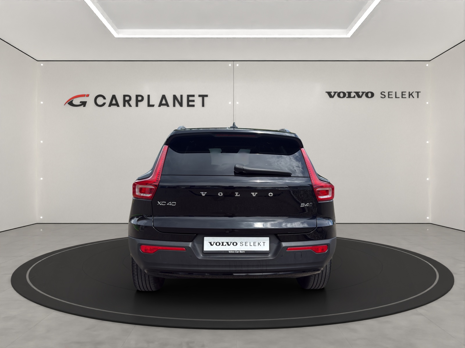 VOLVO XC40 2.0 B4 MH R-Design AWD-image-4