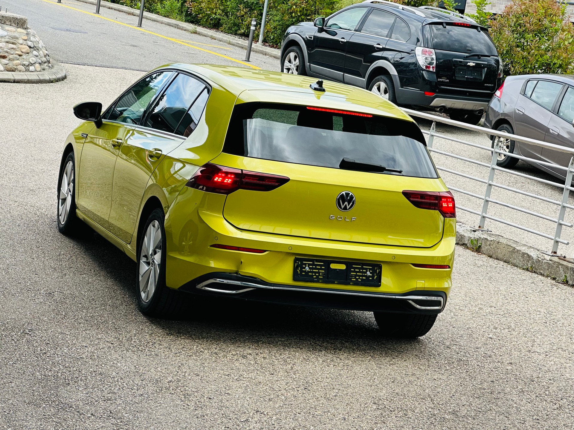 VW Golf 1.5 TSI ACT First Edition-image-7
