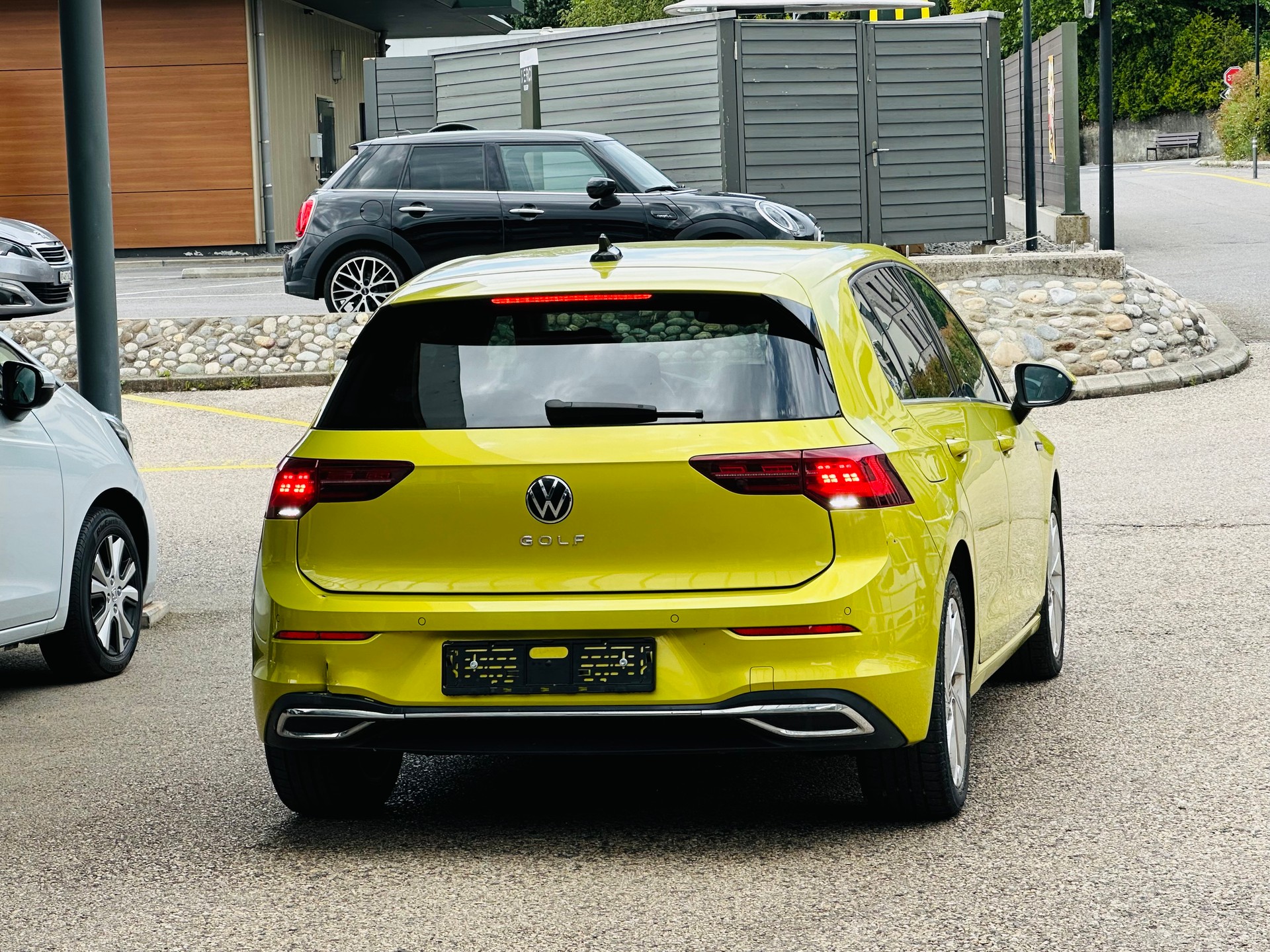 VW Golf 1.5 TSI ACT First Edition-image-8