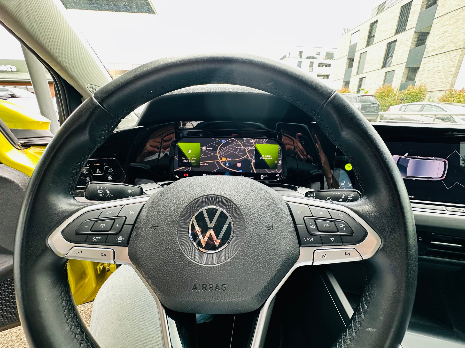 VW Golf 1.5 TSI ACT First Edition-image-15
