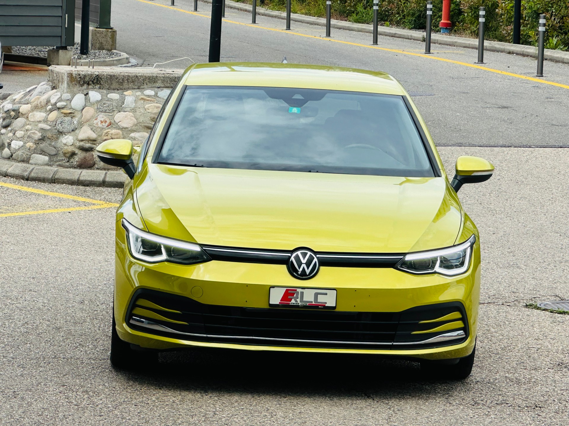 VW Golf 1.5 TSI ACT First Edition-image-3