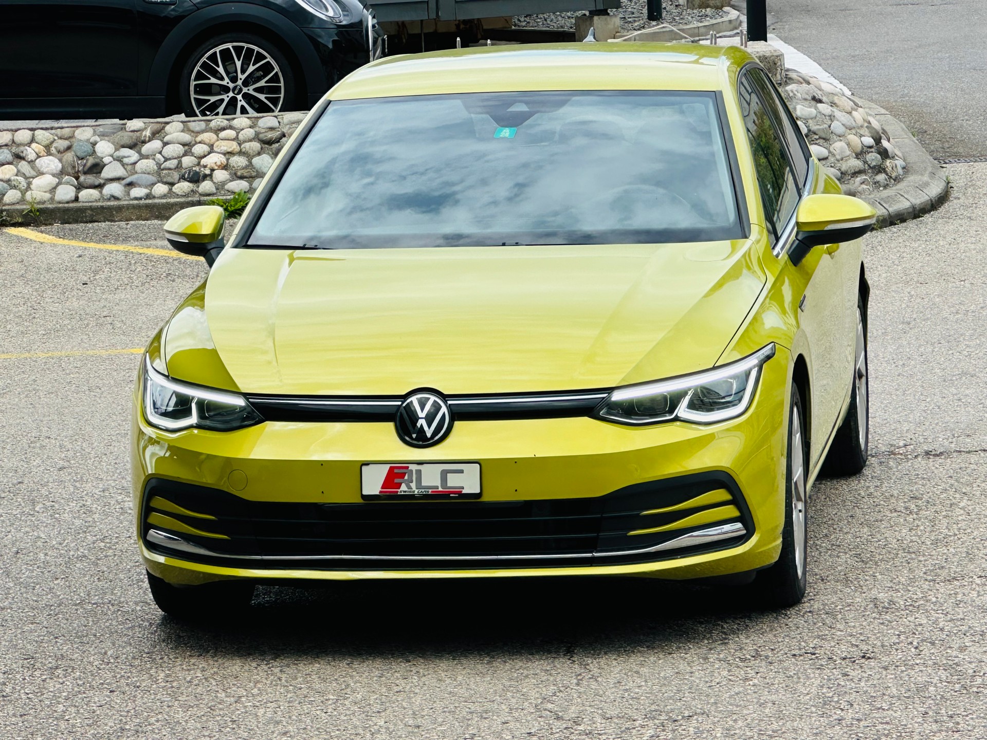 VW Golf 1.5 TSI ACT First Edition-image-4