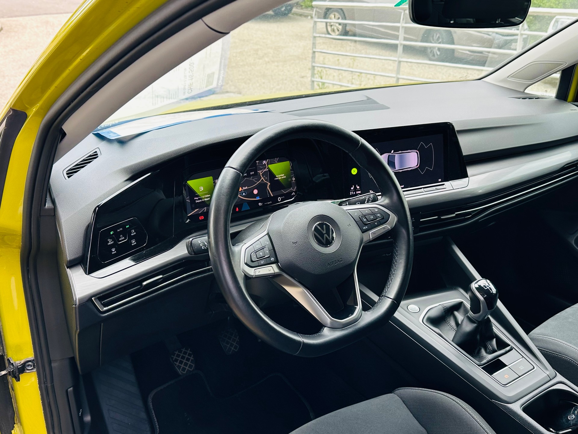 VW Golf 1.5 TSI ACT First Edition-image-13