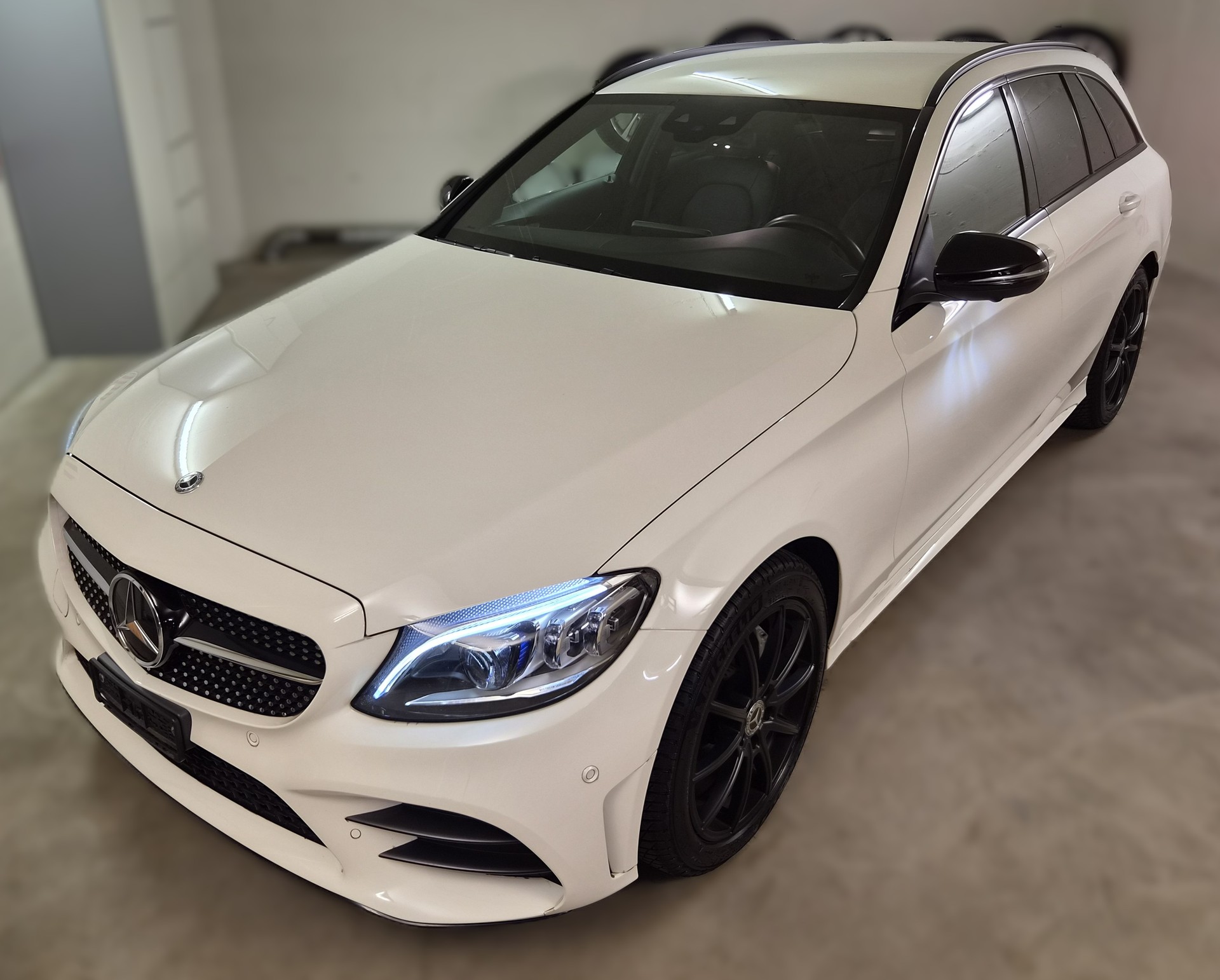 MERCEDES-BENZ C 220 d Swiss Star AMG Line 4M 9G-Tronic-image-2
