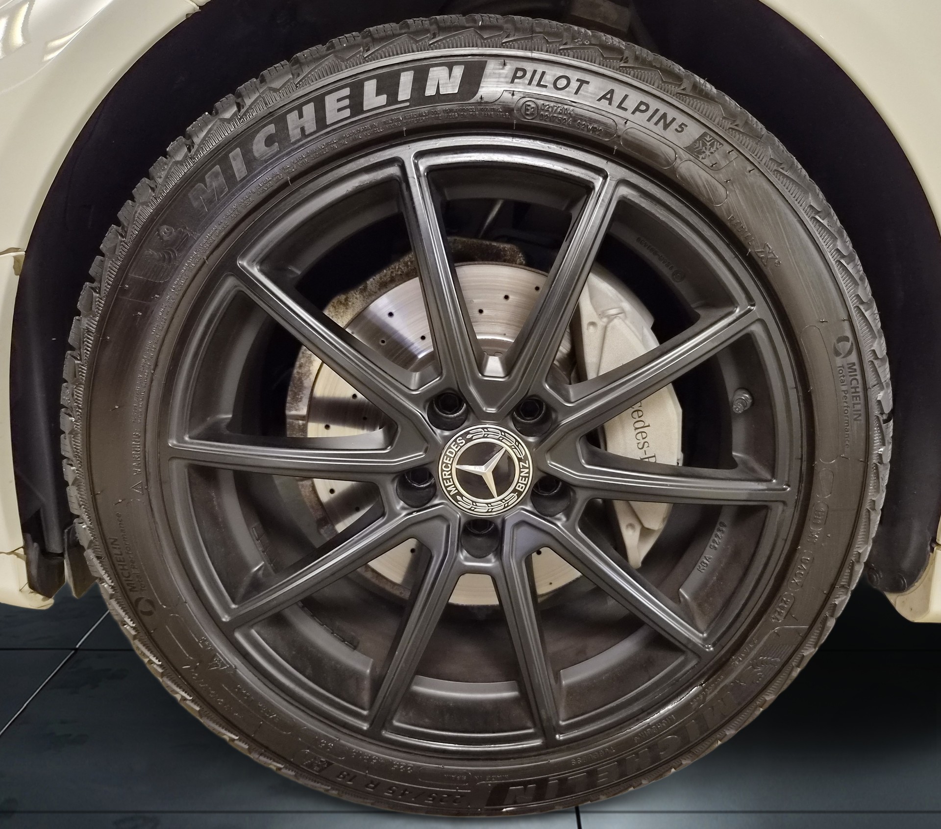 MERCEDES-BENZ C 220 d Swiss Star AMG Line 4M 9G-Tronic-image-9