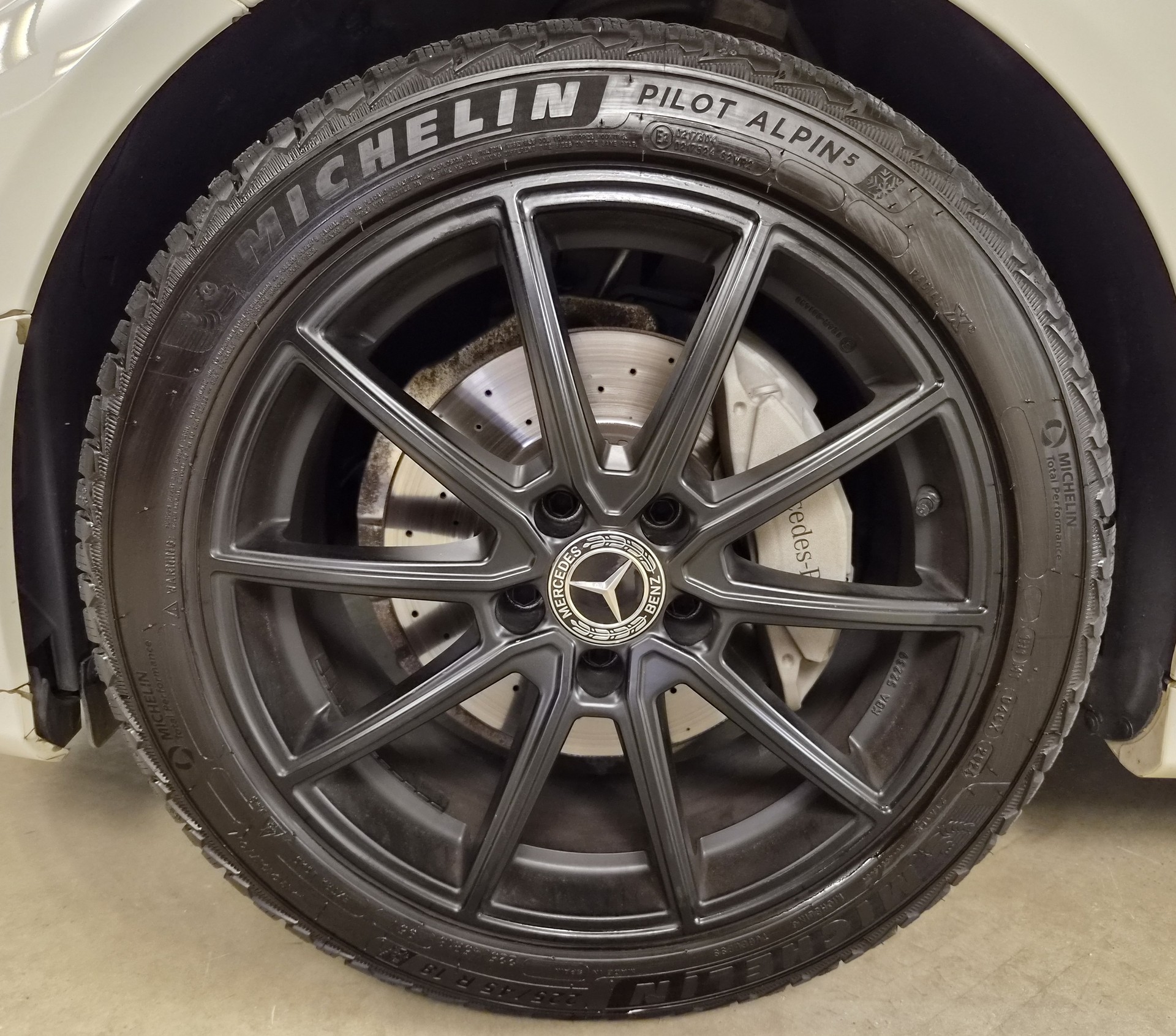 MERCEDES-BENZ C 220 d Swiss Star AMG Line 4M 9G-Tronic-image-12