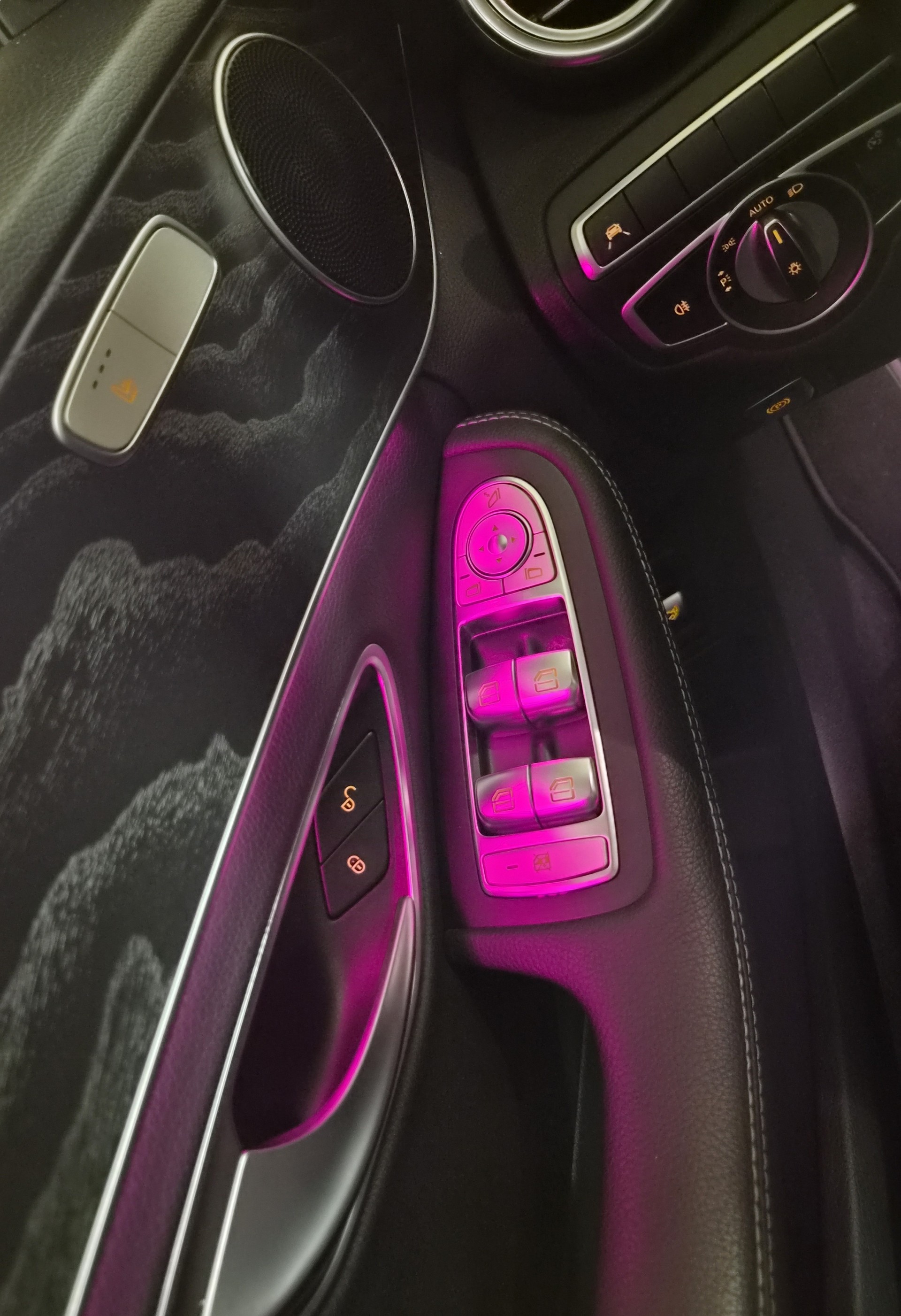MERCEDES-BENZ C 220 d Swiss Star AMG Line 4M 9G-Tronic-image-13