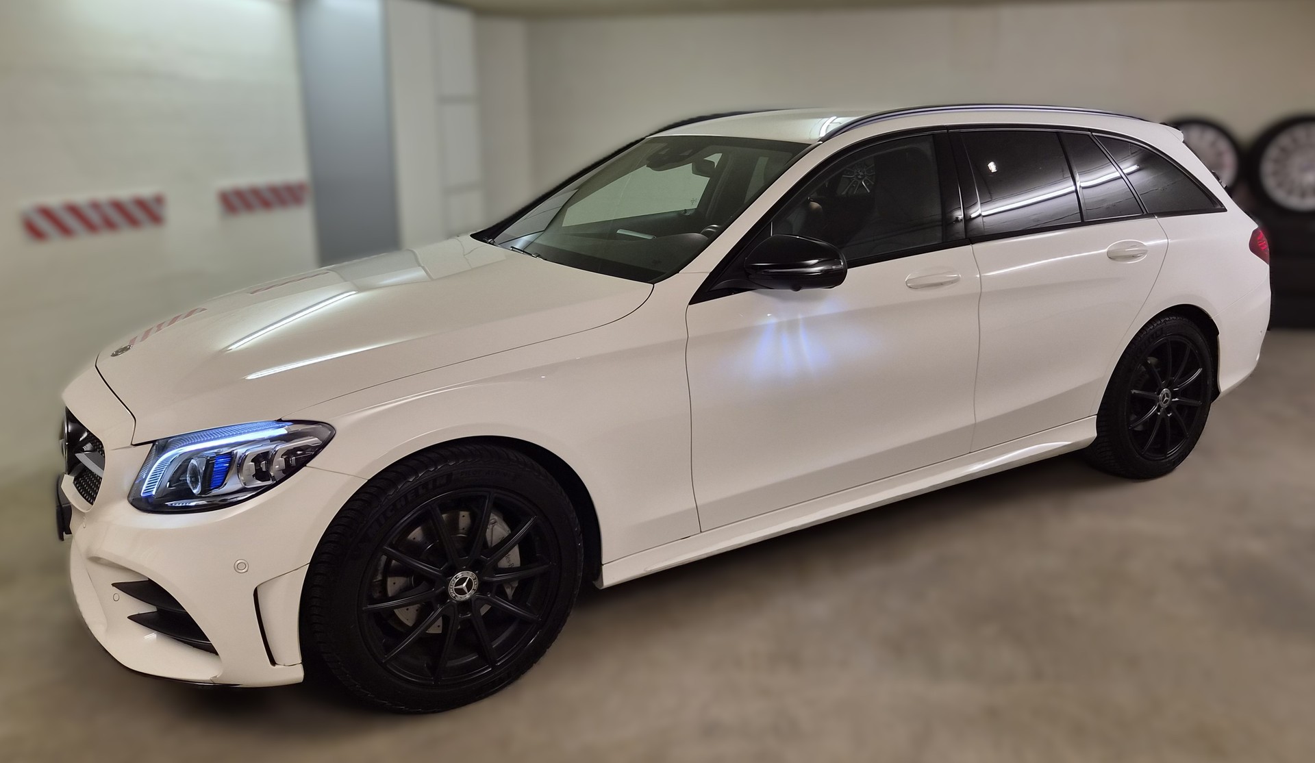 MERCEDES-BENZ C 220 d Swiss Star AMG Line 4M 9G-Tronic-image-3