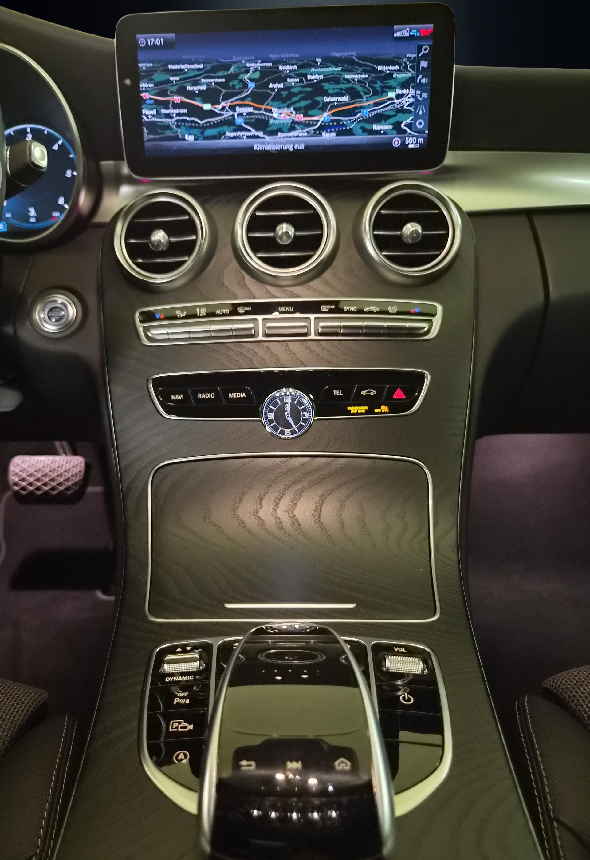 MERCEDES-BENZ C 220 d Swiss Star AMG Line 4M 9G-Tronic-image-17