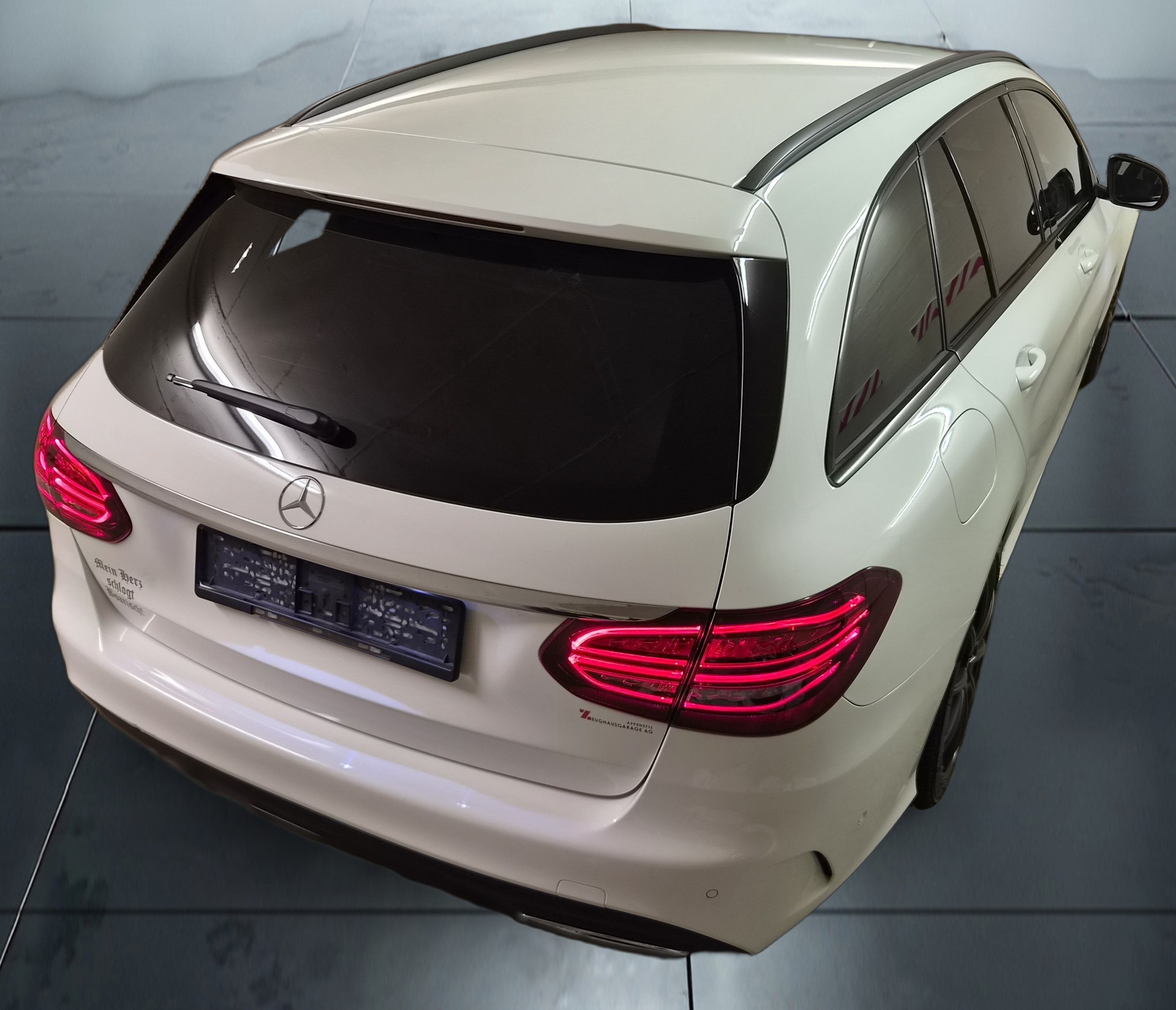 MERCEDES-BENZ C 220 d Swiss Star AMG Line 4M 9G-Tronic-image-6