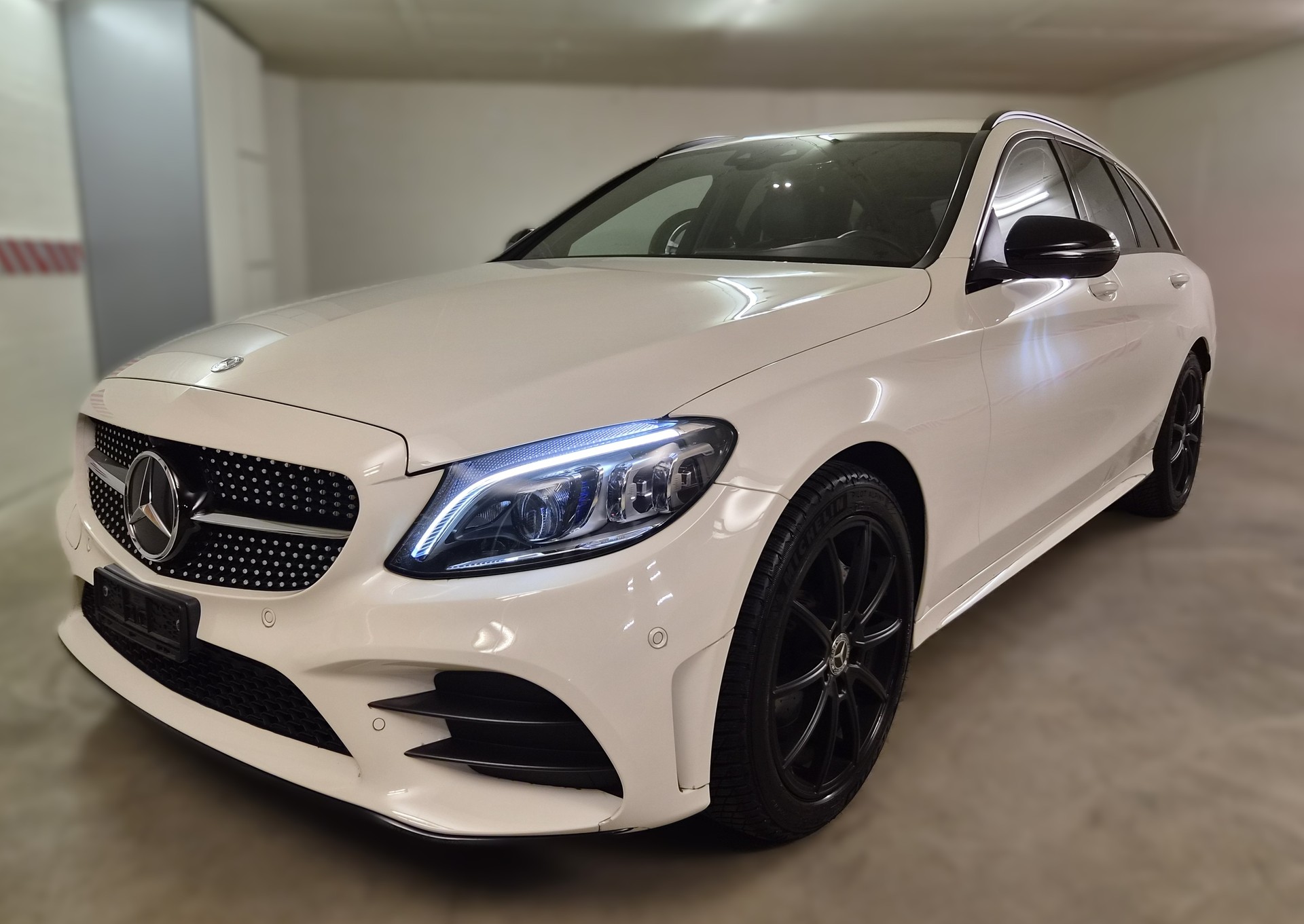 MERCEDES-BENZ C 220 d Swiss Star AMG Line 4M 9G-Tronic-image-0
