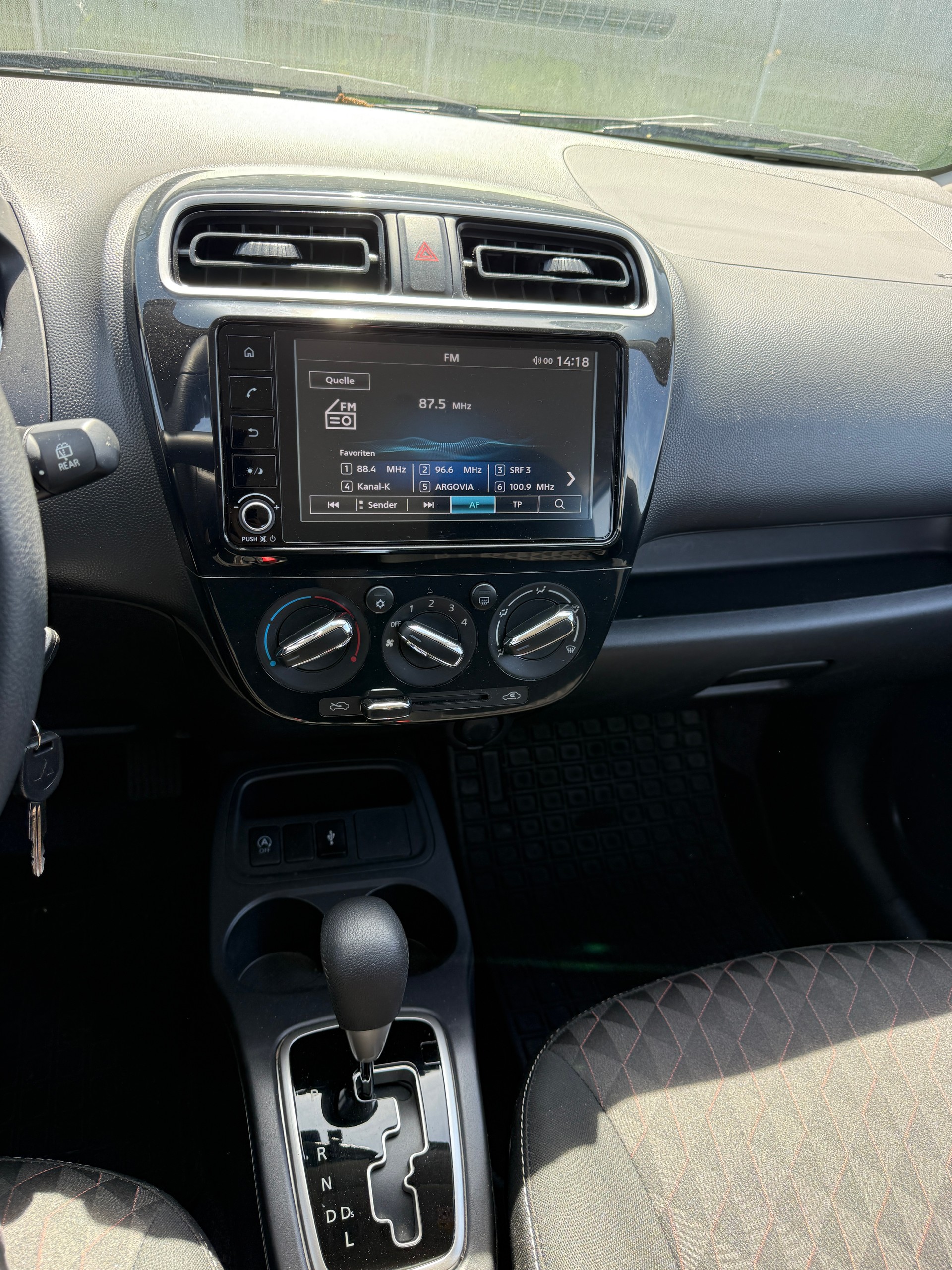 MITSUBISHI Space Star 1.2 CVT Intense+-image-13
