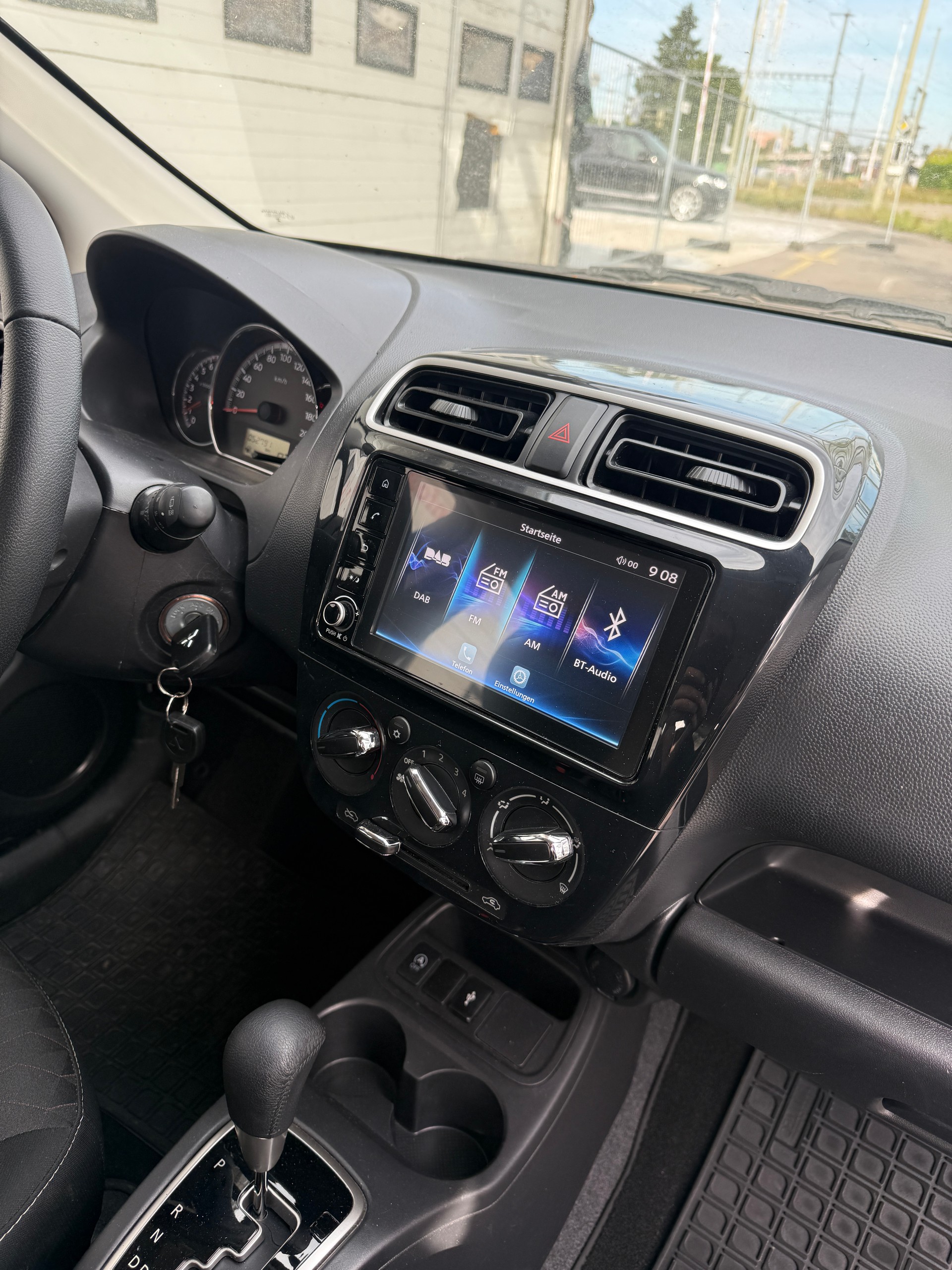 MITSUBISHI Space Star 1.2 CVT Intense+-image-10