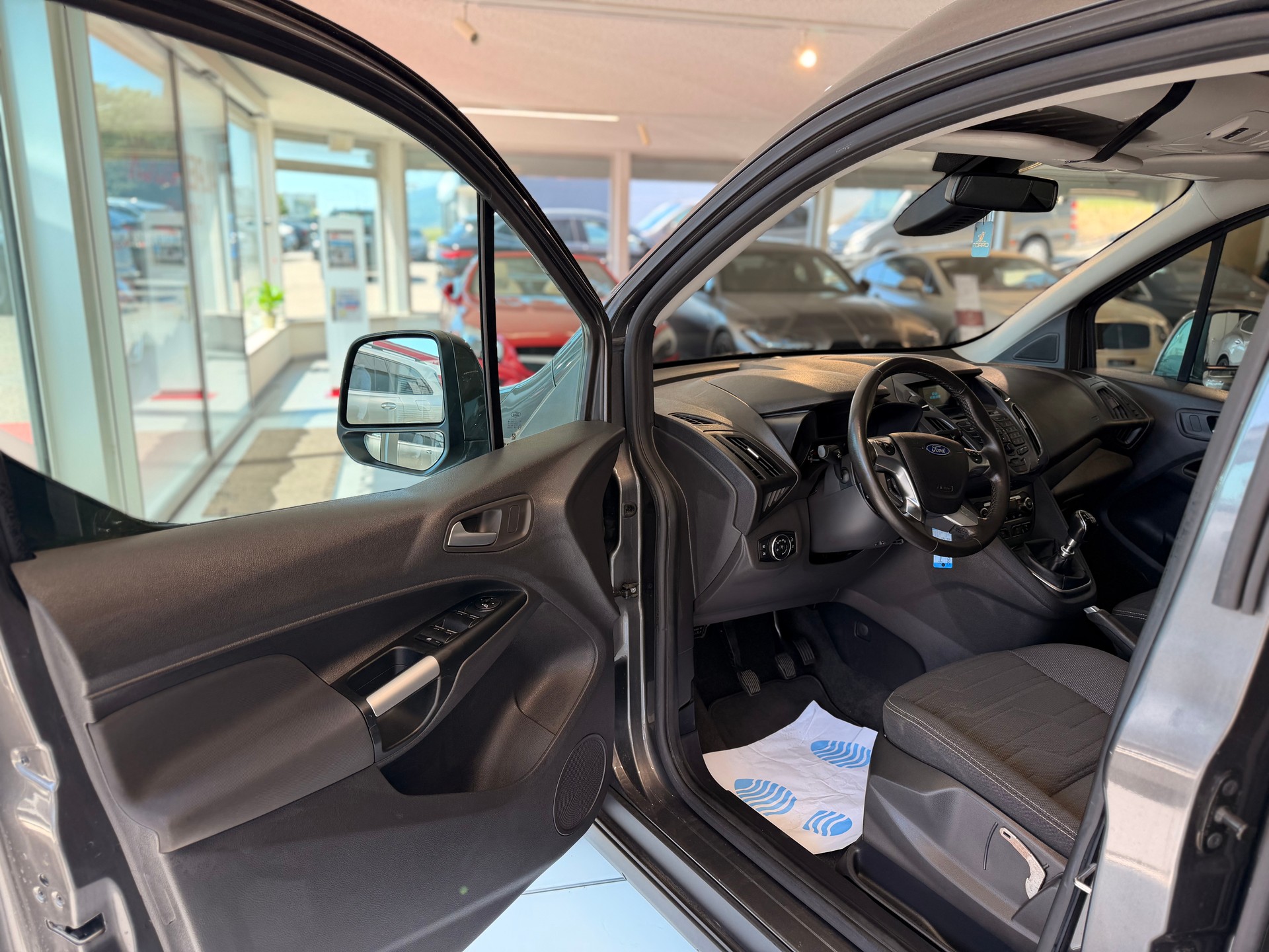 FORD Grand Tourneo Connect 1.5 TDCi Titanium-image-20