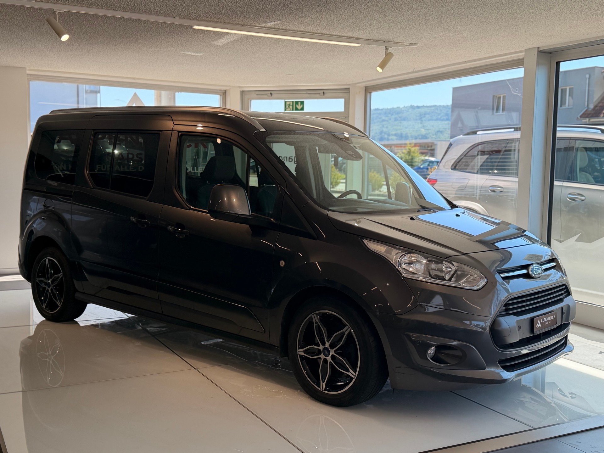 FORD Grand Tourneo Connect 1.5 TDCi Titanium-image-3