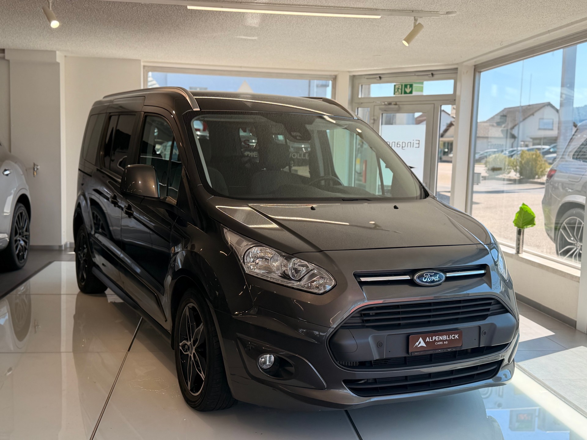 FORD Grand Tourneo Connect 1.5 TDCi Titanium-image-4