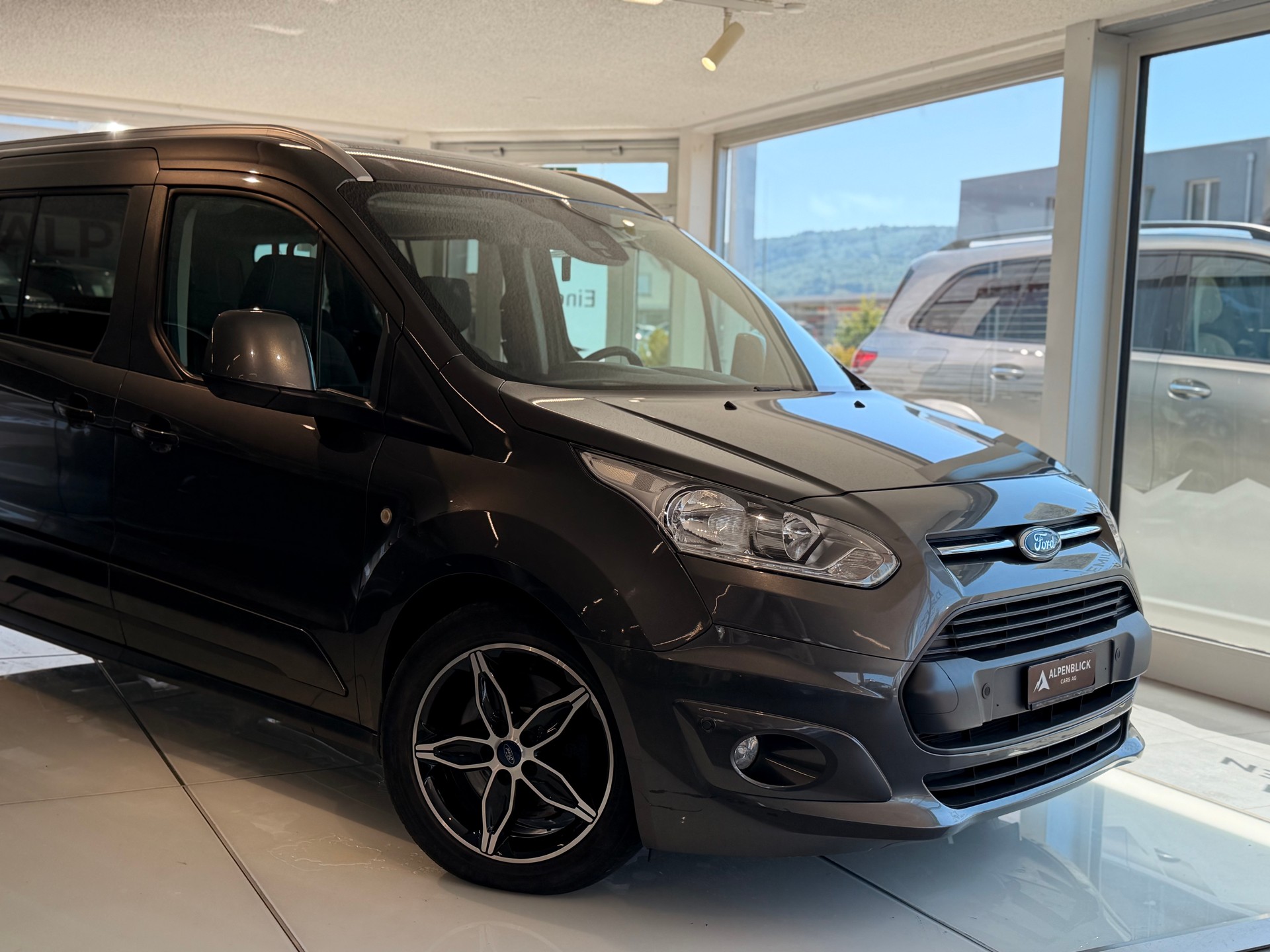 FORD Grand Tourneo Connect 1.5 TDCi Titanium-image-1