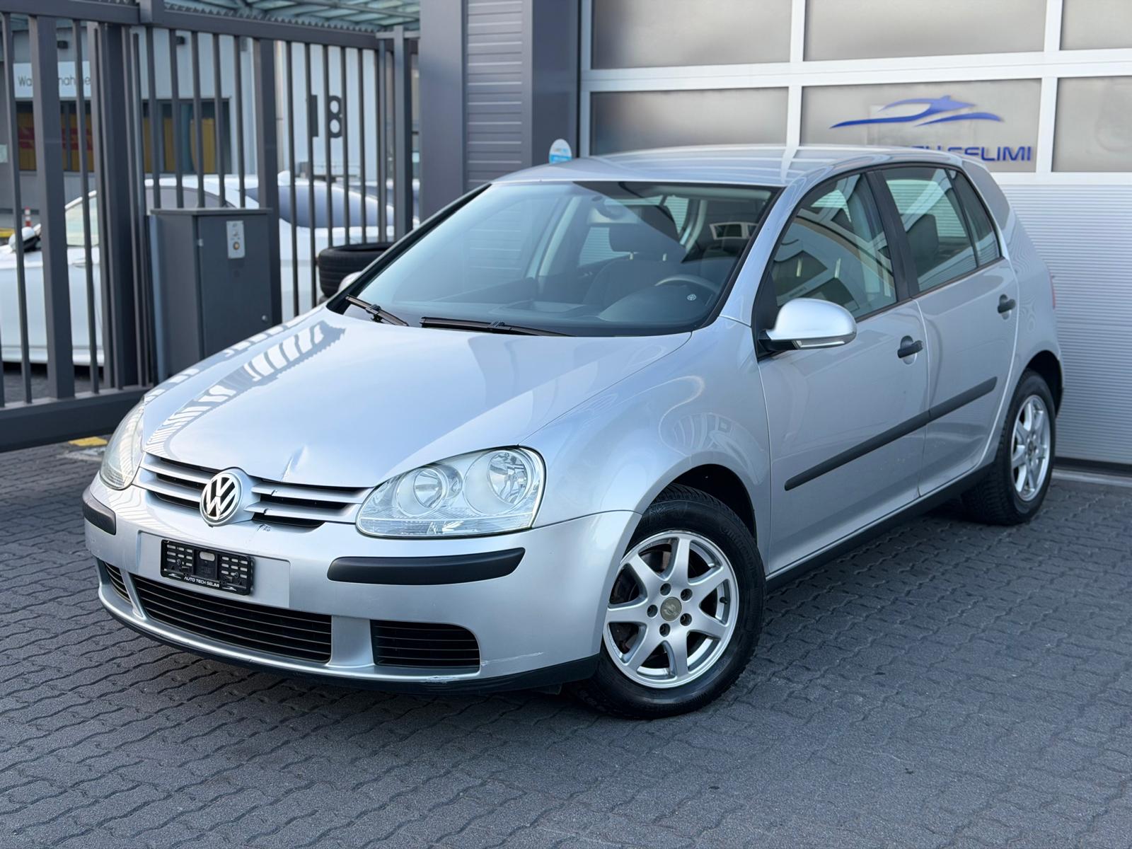 VW Golf 1.6 FSI Trend Edition-image-0