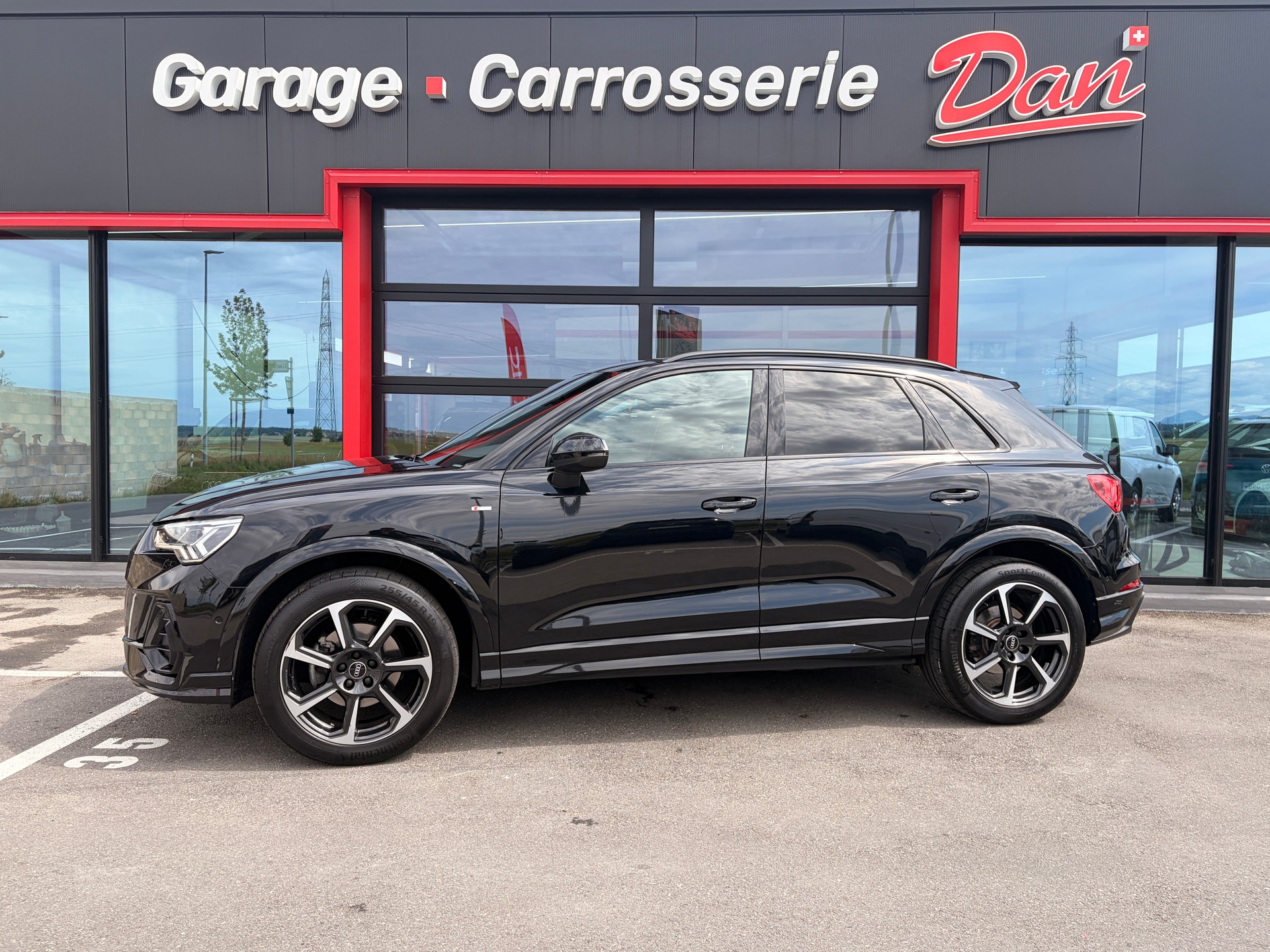 AUDI Q3 35 TFSI S line Attraction S-tronic-image-0