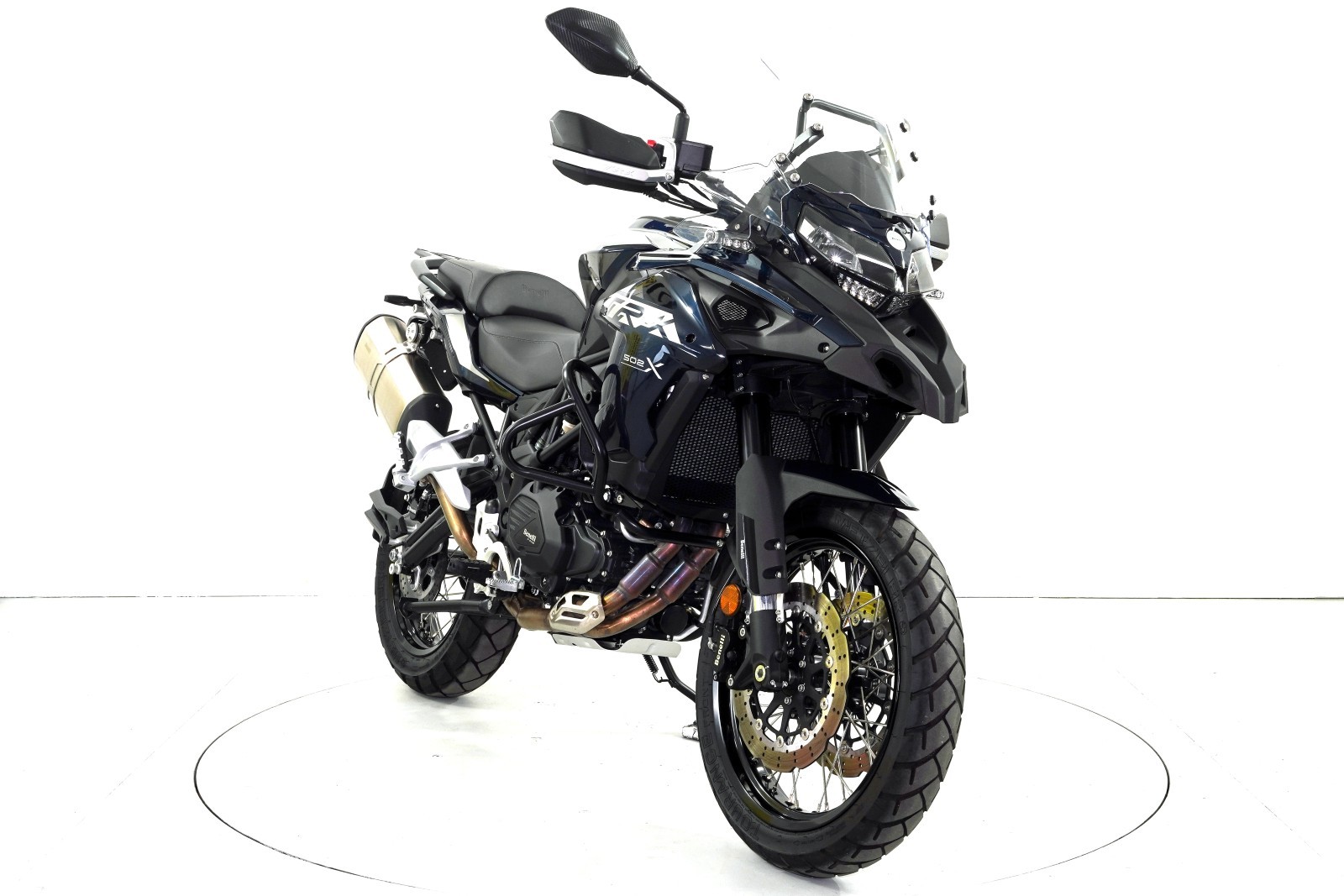 BENELLI TRK 502 X ABS-showroom-element-1