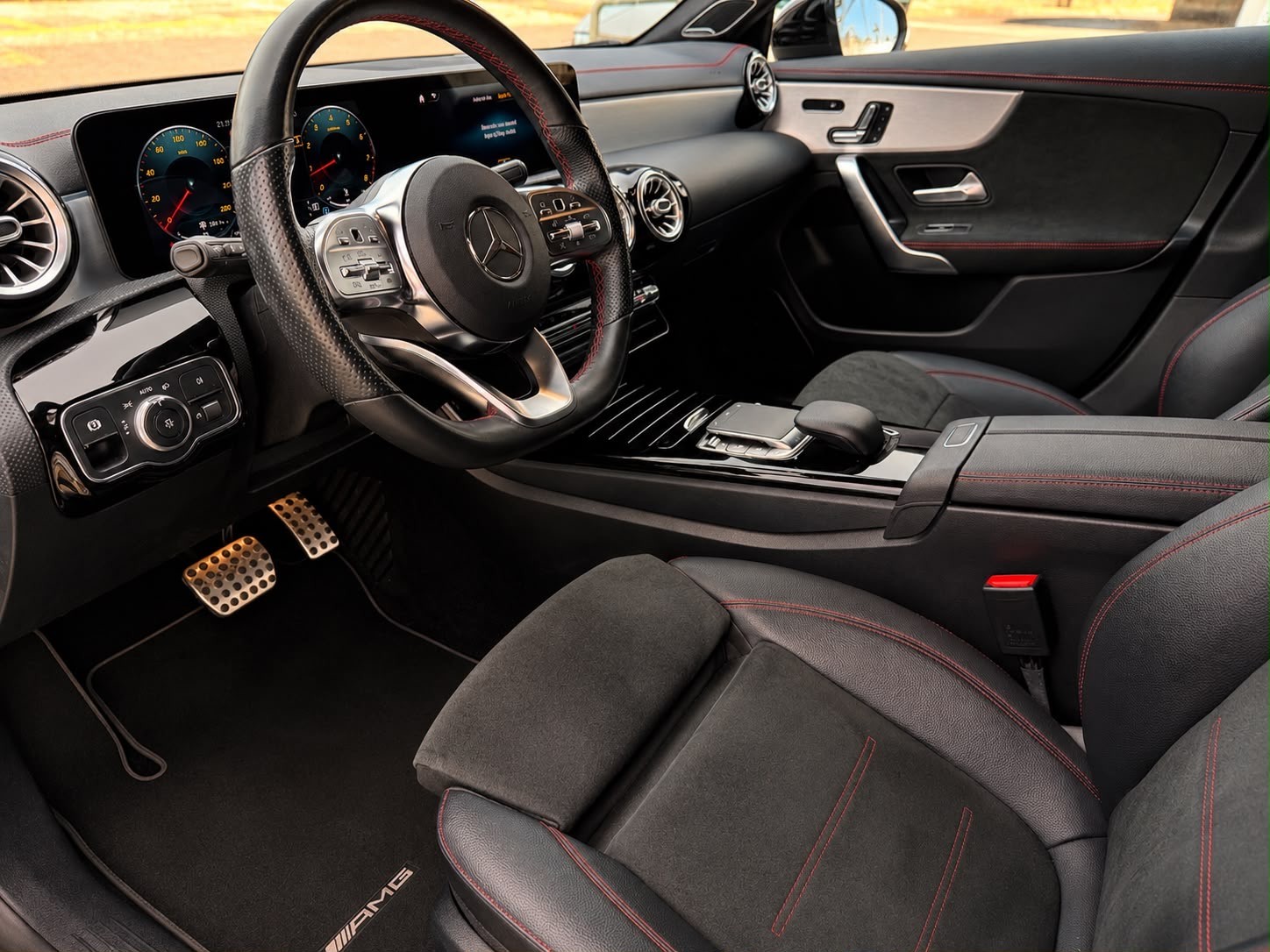 MERCEDES-BENZ CLA Shooting Brake 200 AMG Line 7G-DCT-image-5