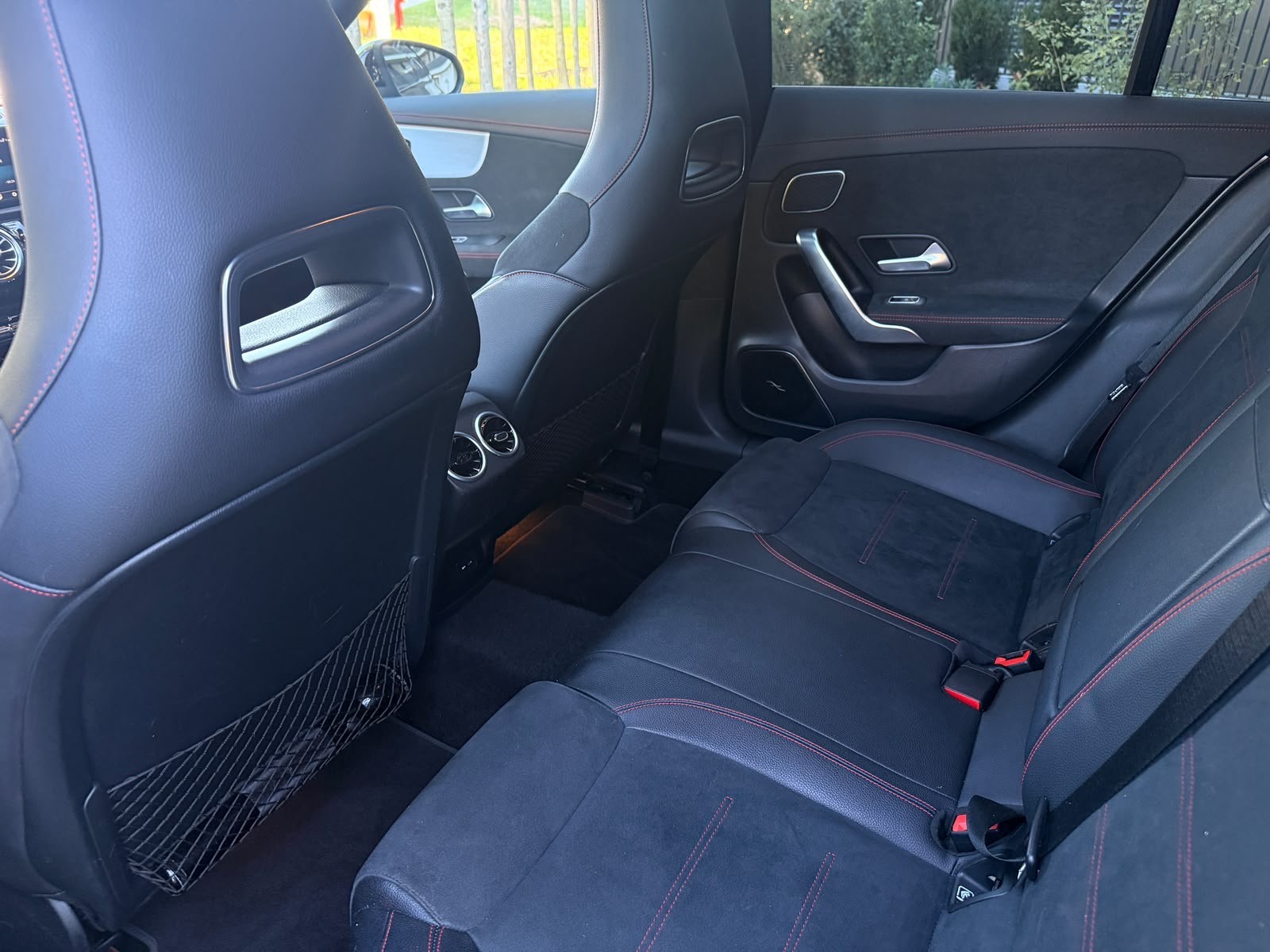 MERCEDES-BENZ CLA Shooting Brake 200 AMG Line 7G-DCT-image-8