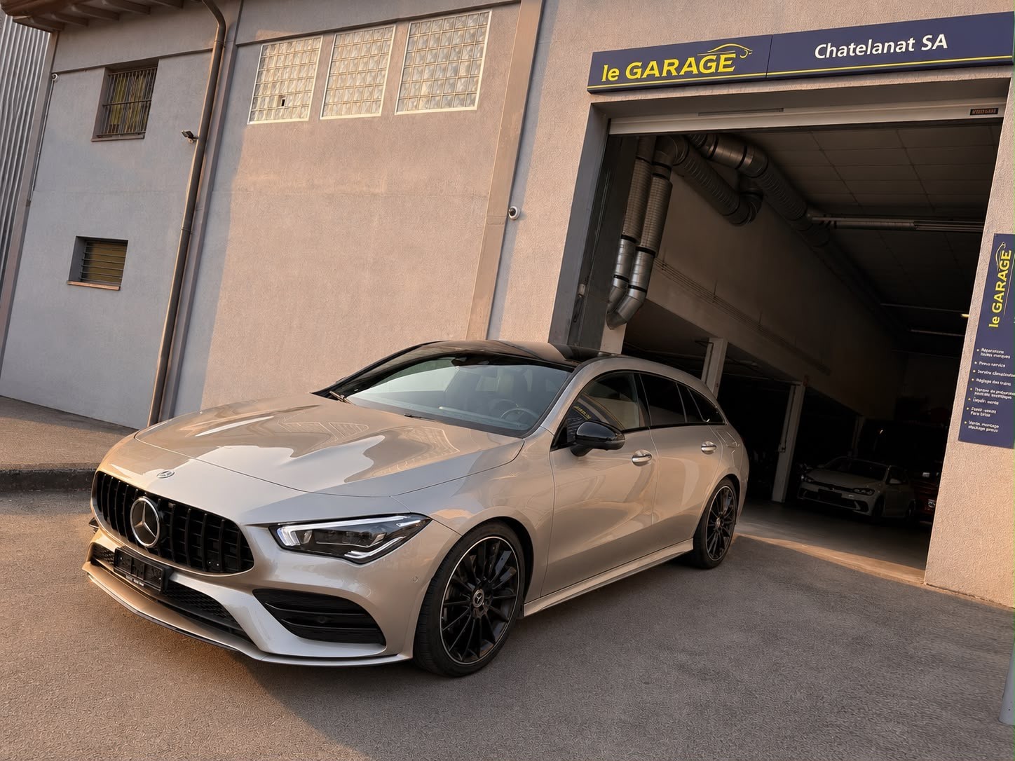 MERCEDES-BENZ CLA Shooting Brake 200 AMG Line 7G-DCT-image-0