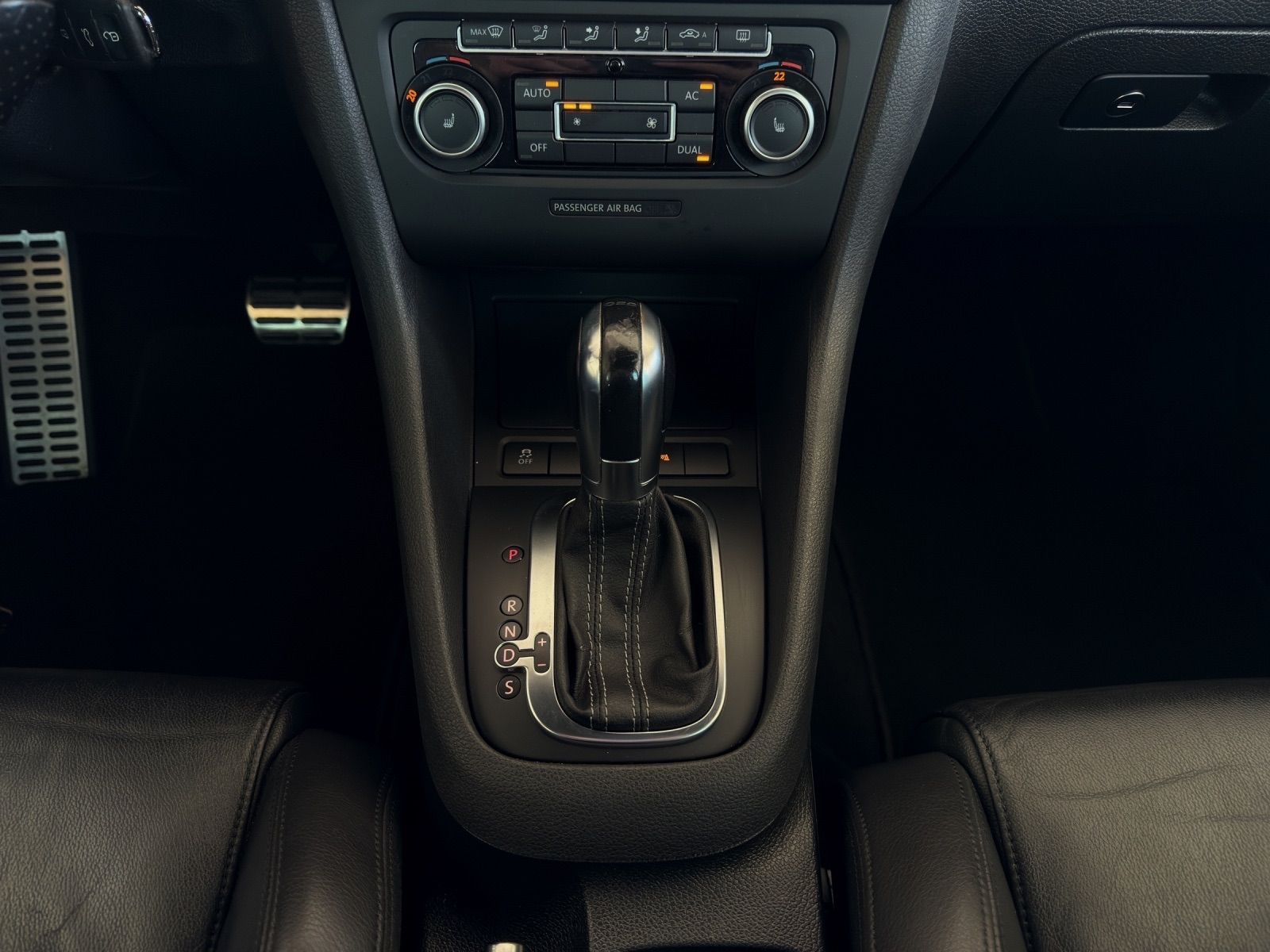 VW Golf 2.0 TSI R 4Motion DSG-image-11