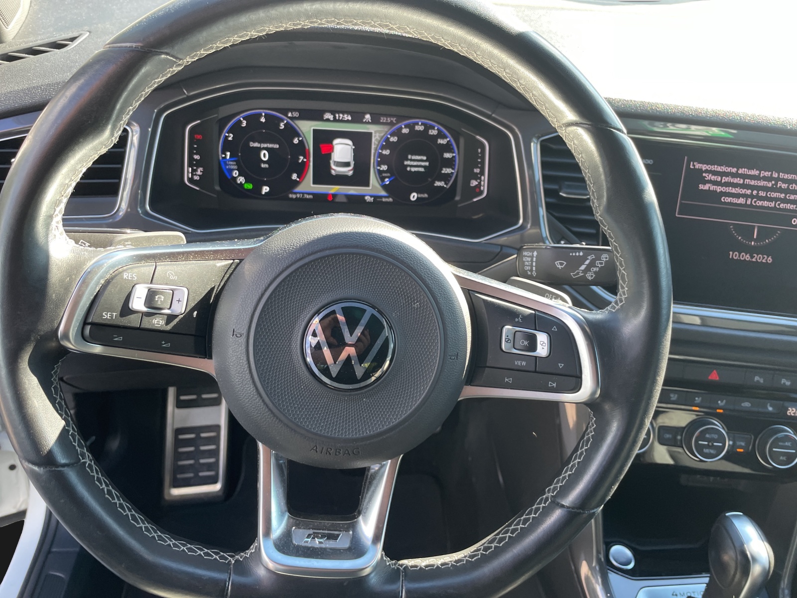 VW T-Roc 2.0 TSI Sport Selection DSG 4Motion-image-9