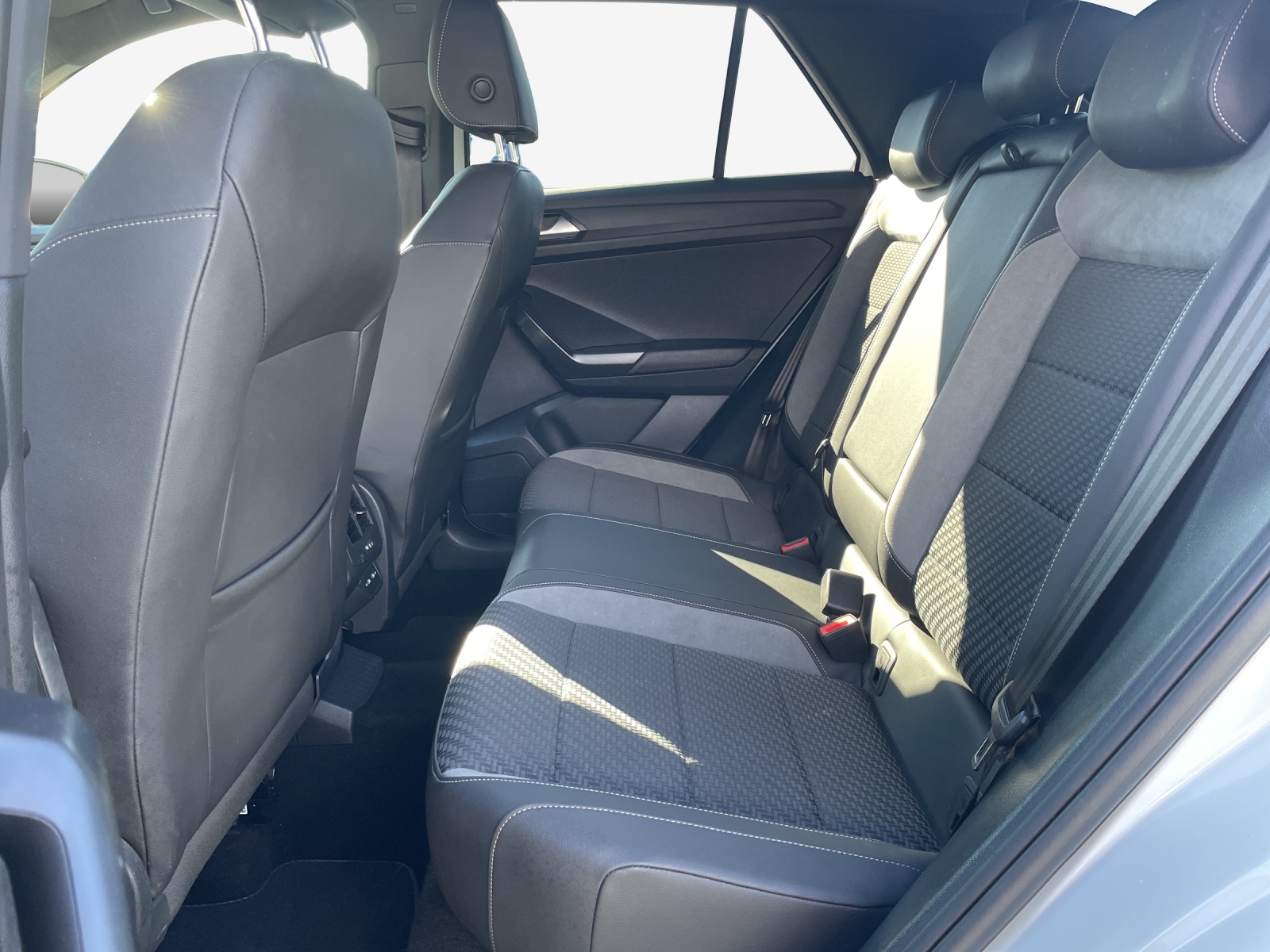 VW T-Roc 2.0 TSI Sport Selection DSG 4Motion-image-11