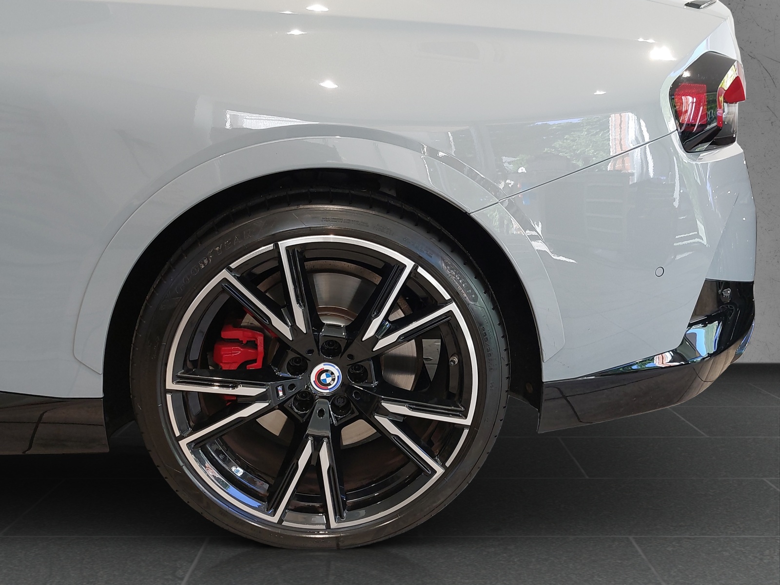 BMW M240i xDrive M Sport Pro Steptronic-image-11