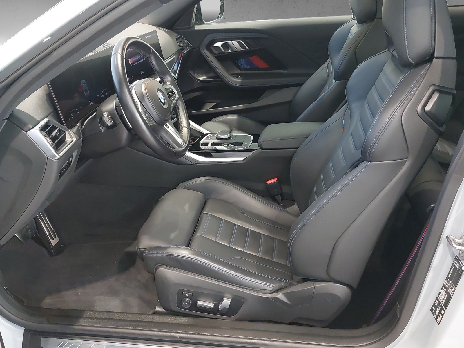 BMW M240i xDrive M Sport Pro Steptronic-image-15