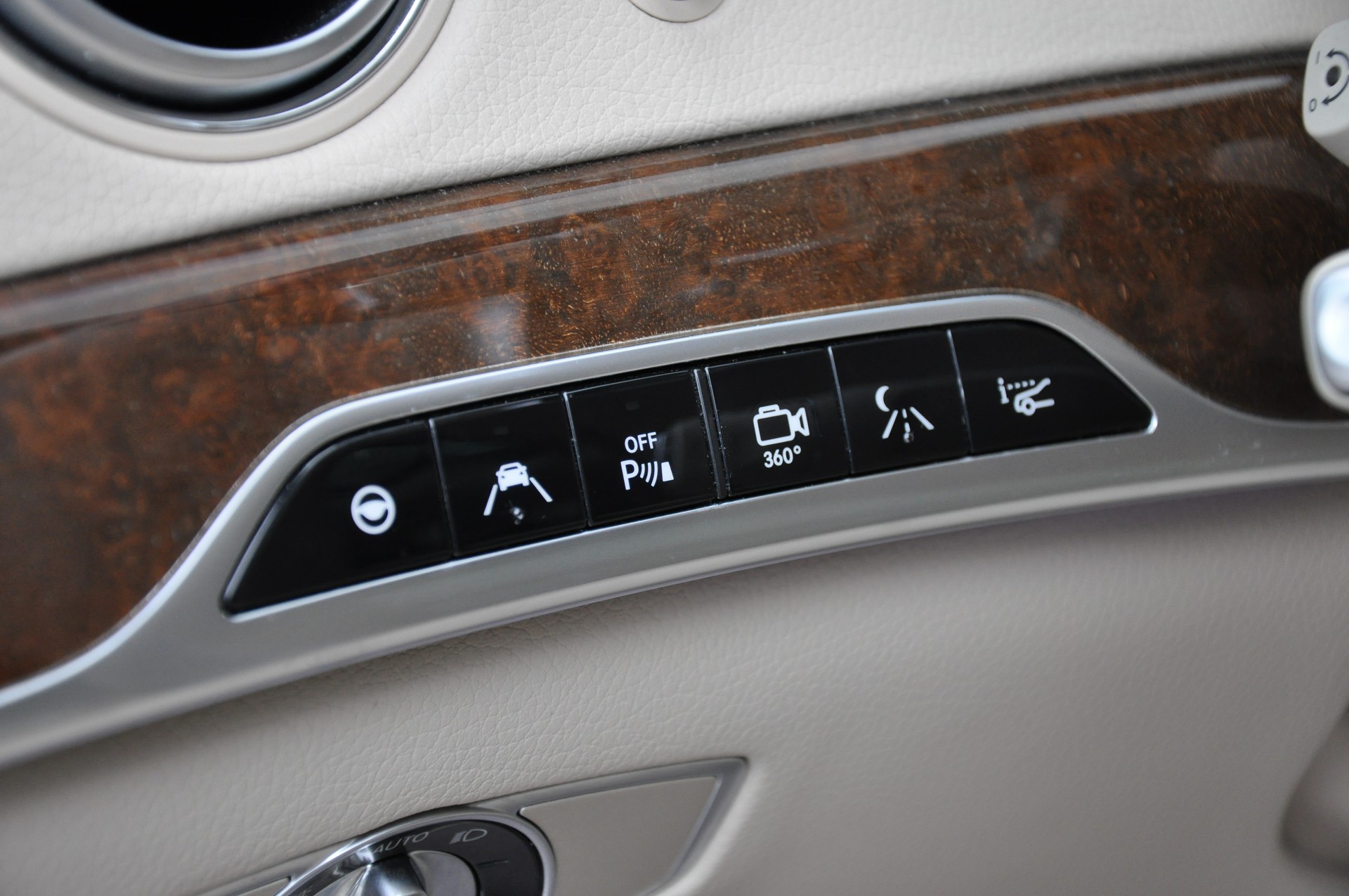 MERCEDES-BENZ S 350 d L 9G-Tronic-image-23
